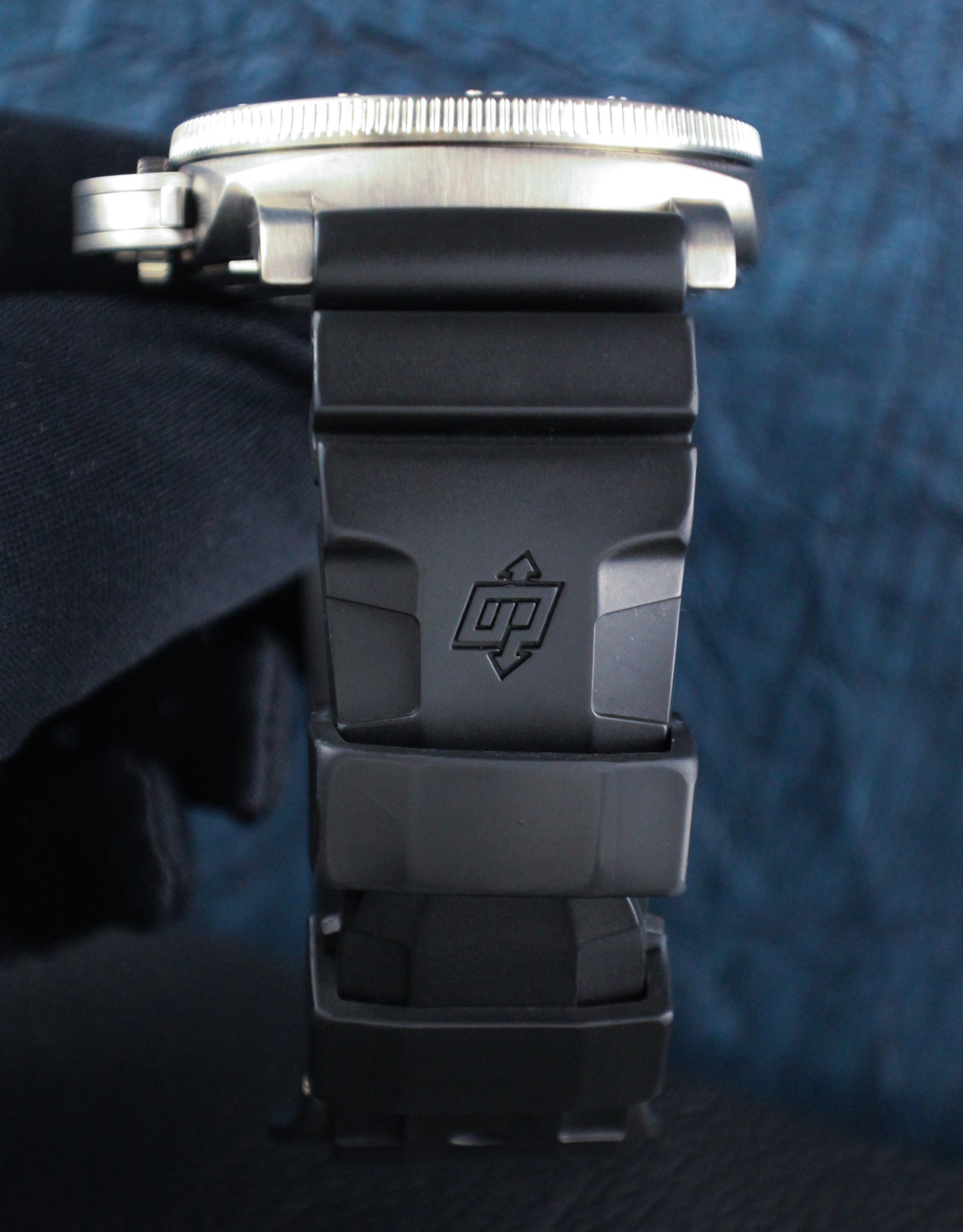 Panerai Luminor Submersible PAM01305 47mm Titanium Black dial