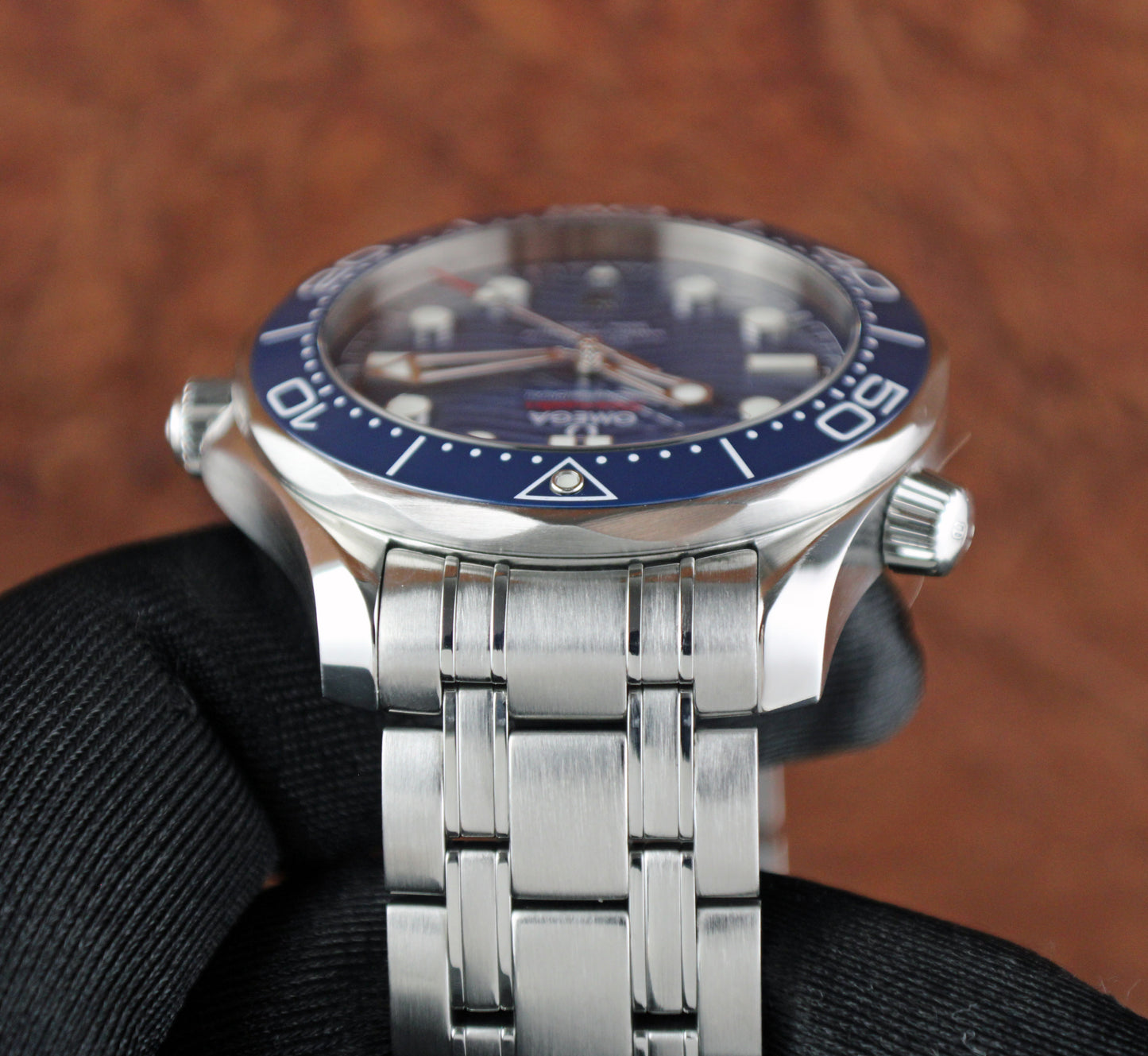 OMEGA Seamaster Diver 300M 210.32.42.20.03.001 Blue dial