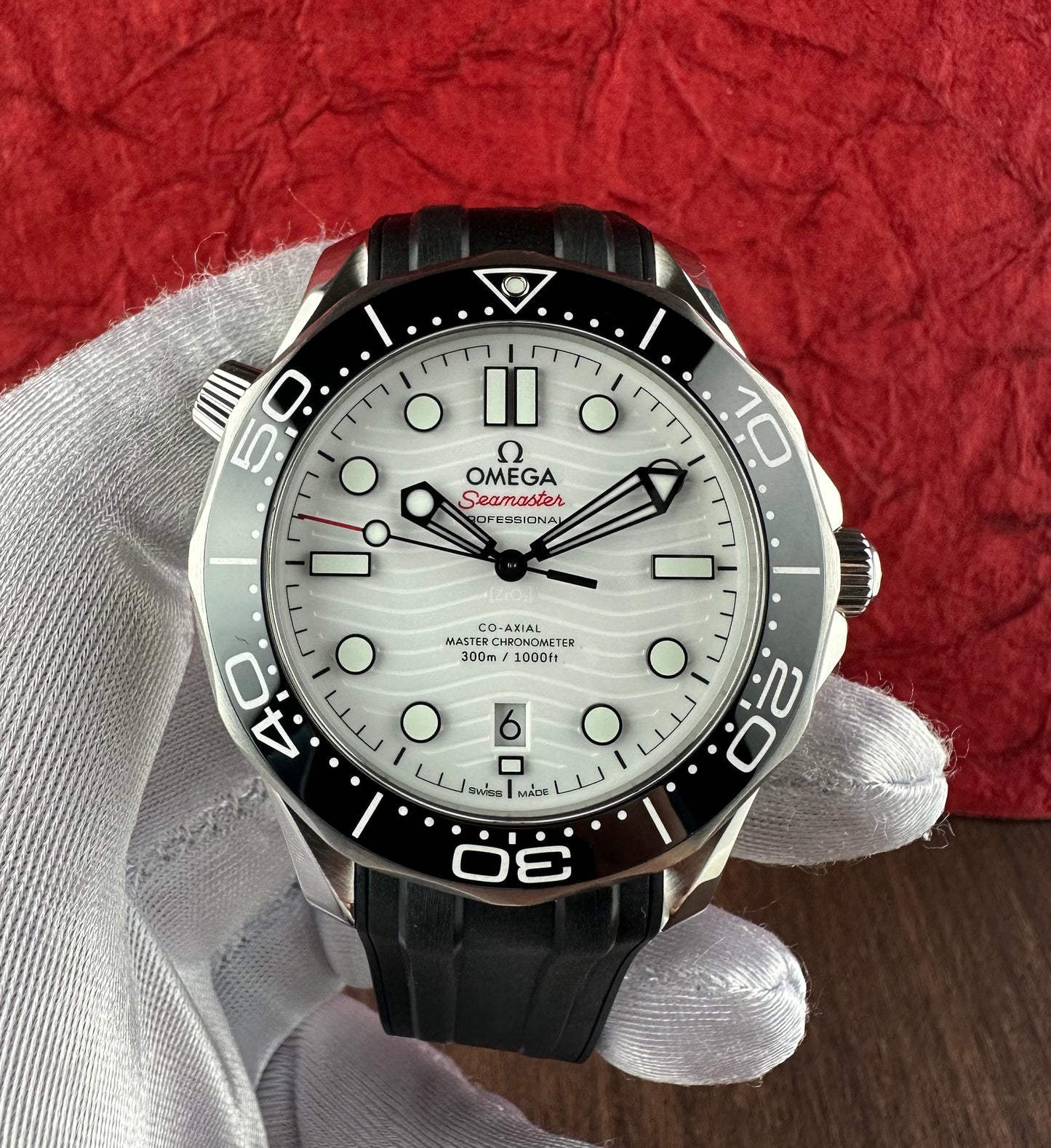 OMEGA Seamaster Diver 300M 210.32.42.20.04.001 Box & Papers Warranty