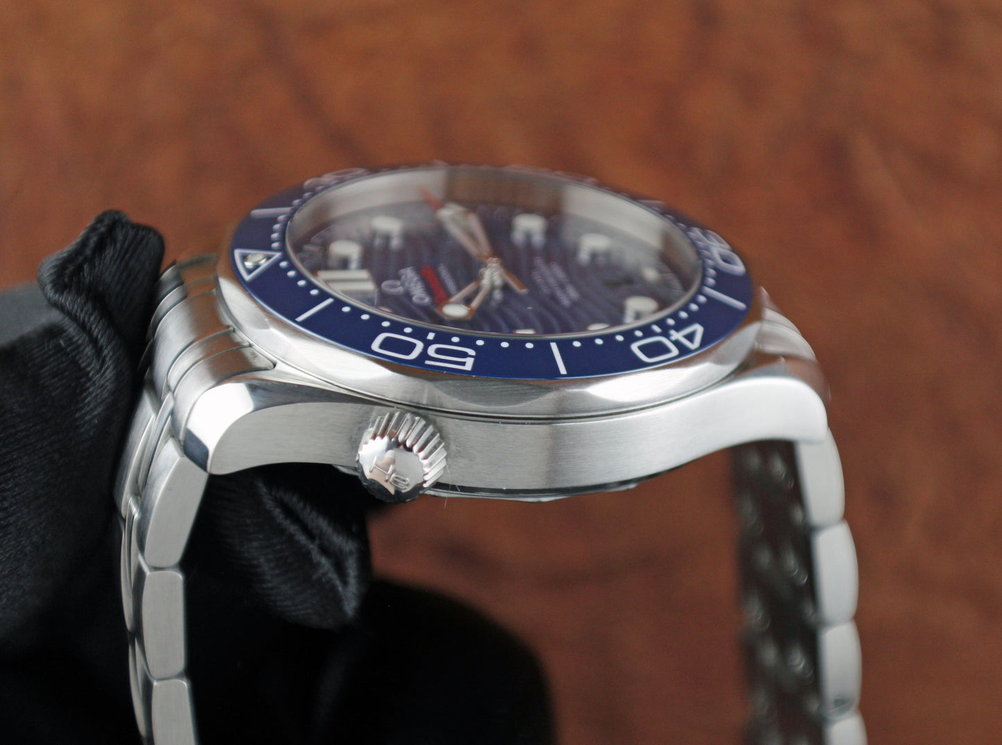 OMEGA Seamaster Diver 300M 210.32.42.20.03.001 Blue dial