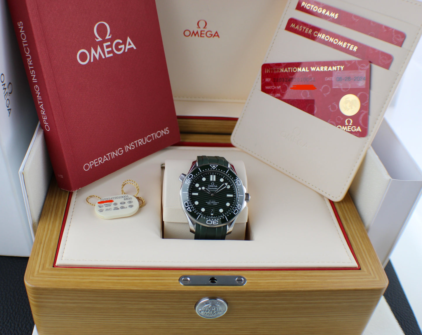 OMEGA Seamaster Diver 300M 210.30.42.20.10.001 Green “Seaweed” Rubber Tang