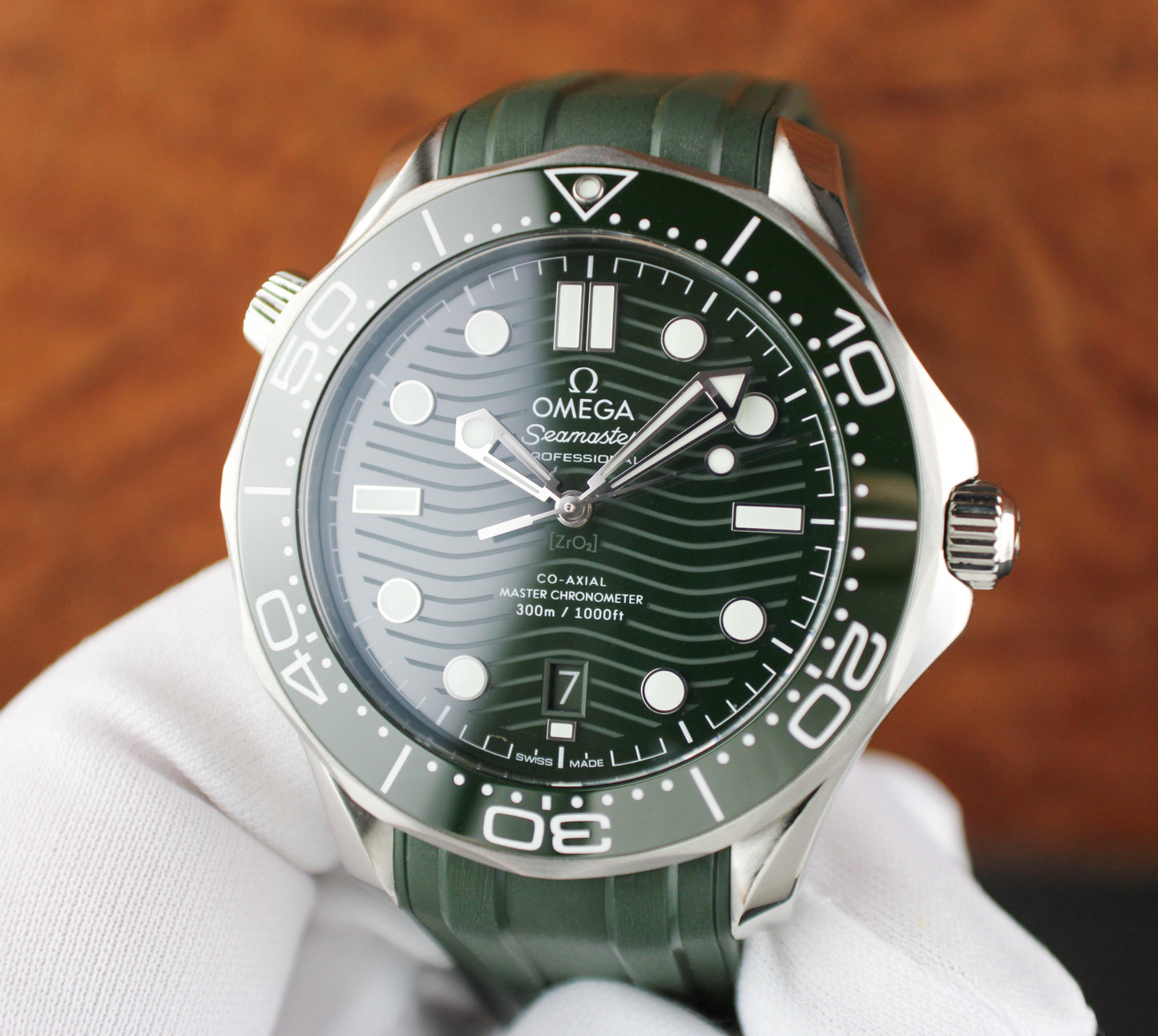 OMEGA Seamaster Diver 300M 210.30.42.20.10.001 Green “Seaweed” Rubber Tang