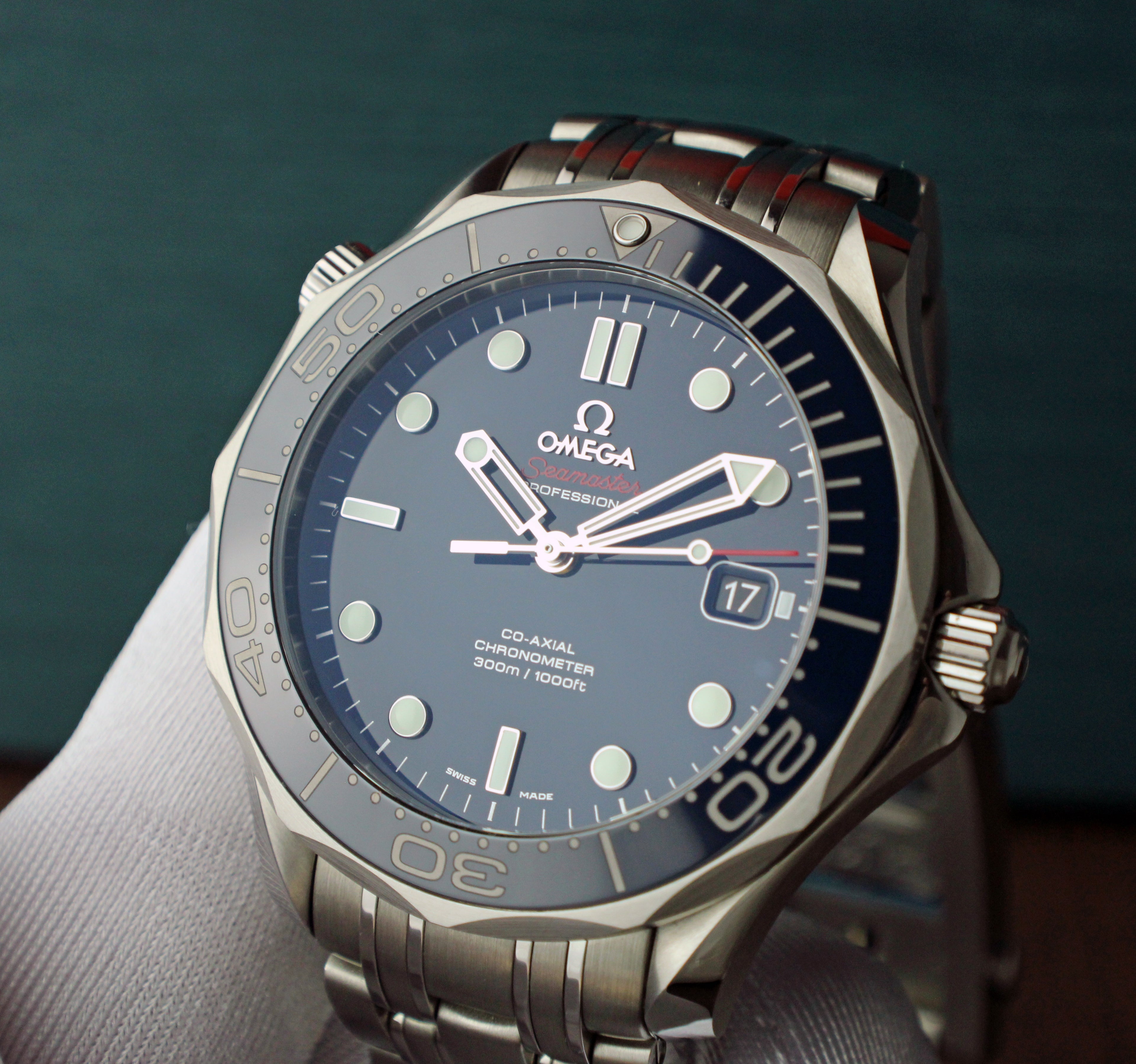 Omega Seamaster 300m Box & Papers 212.30.41.20.03.001