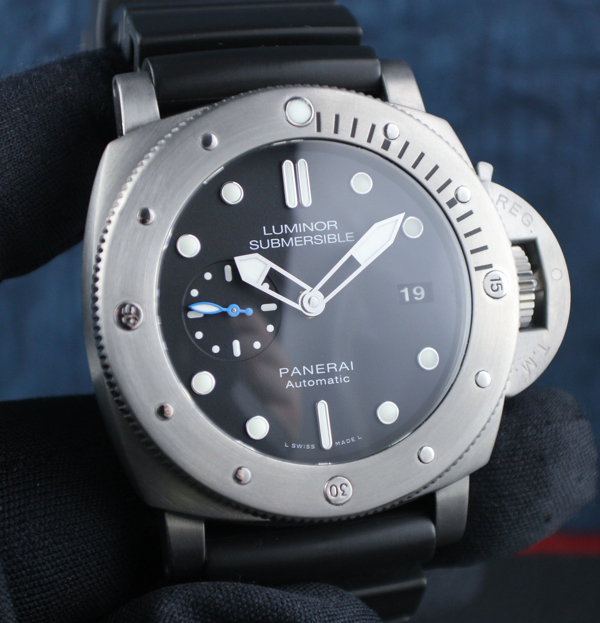 Panerai Luminor Submersible PAM01305 47mm Titanium Black dial