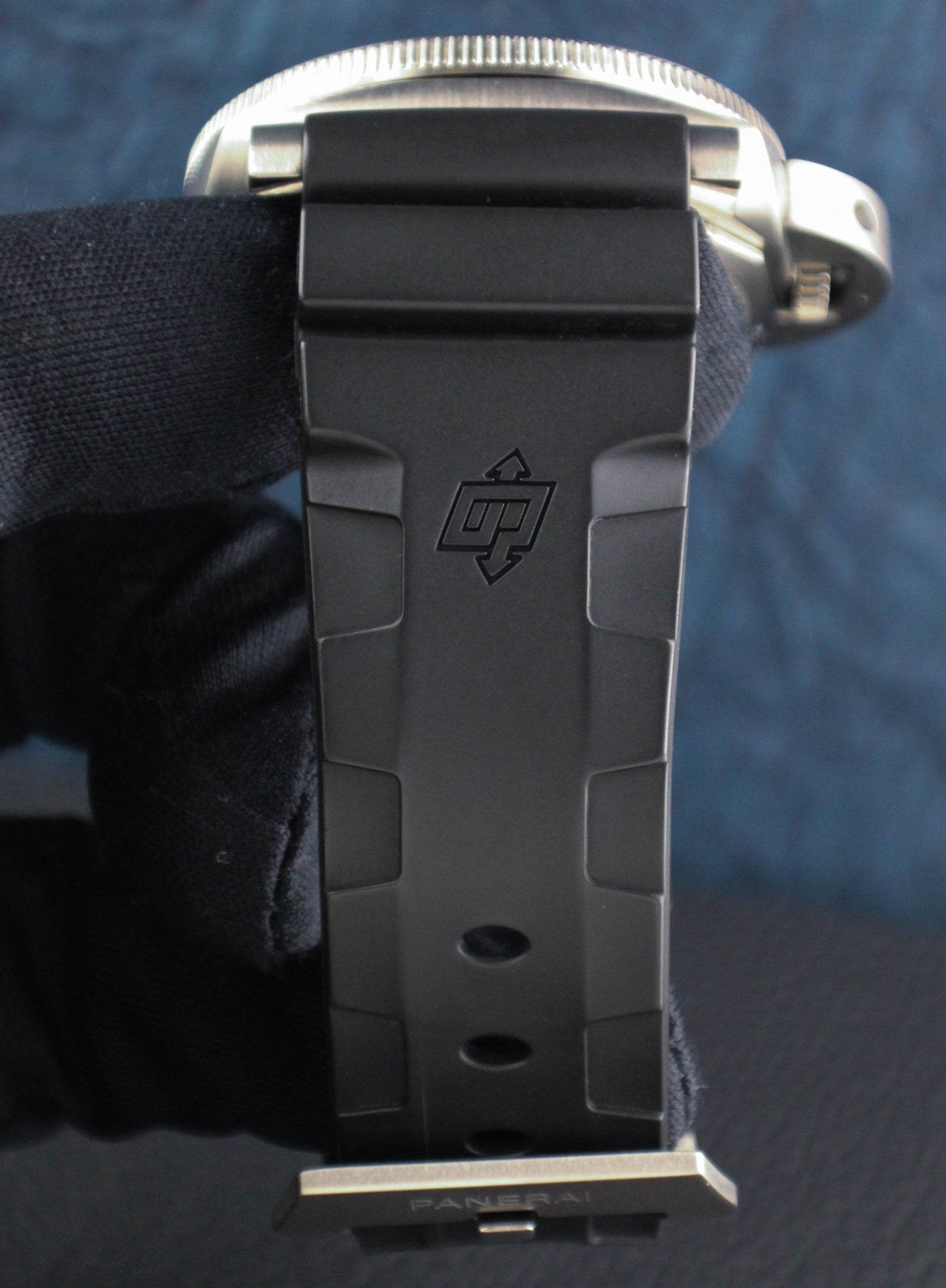 Panerai Luminor Submersible PAM01305 47mm Titanium Black dial