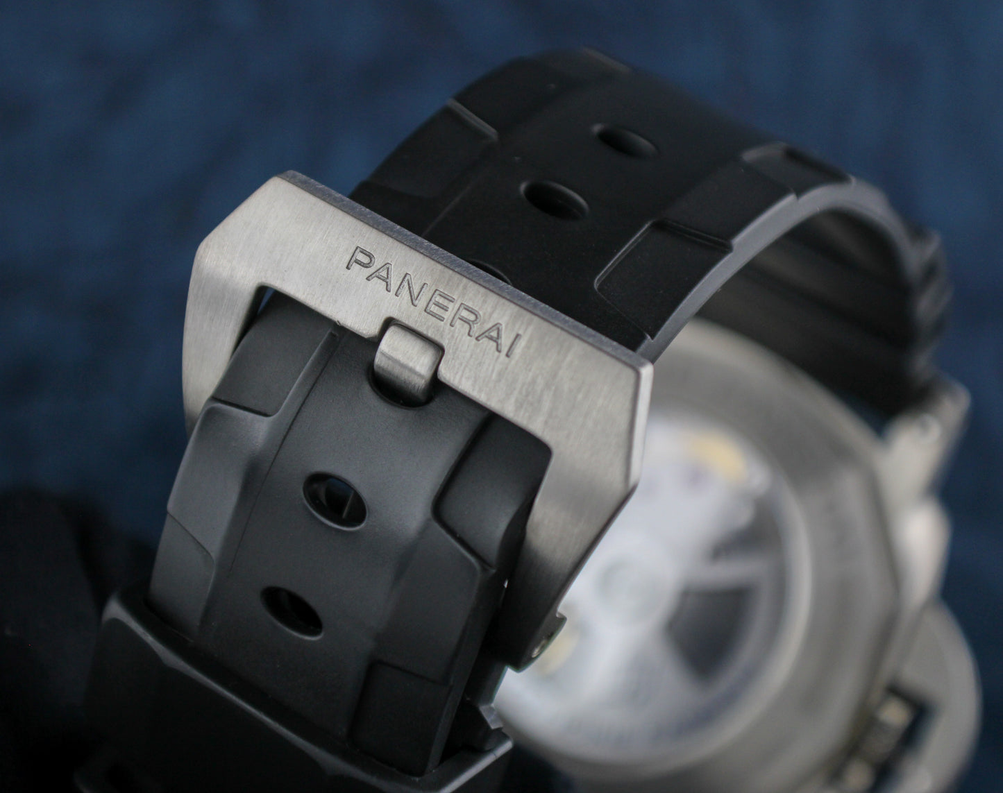 Panerai Luminor Submersible PAM01305 47mm Titanium Black dial