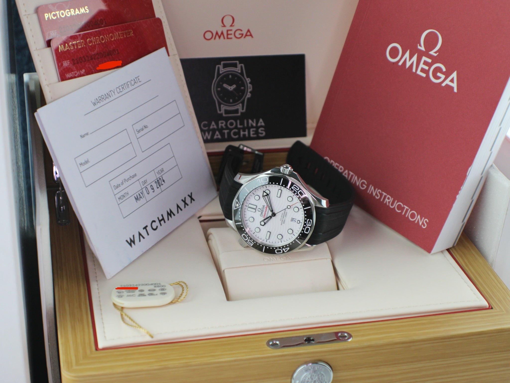 OMEGA Seamaster Diver 300M 210.32.42.20.04.001 White Dial Box & Papers