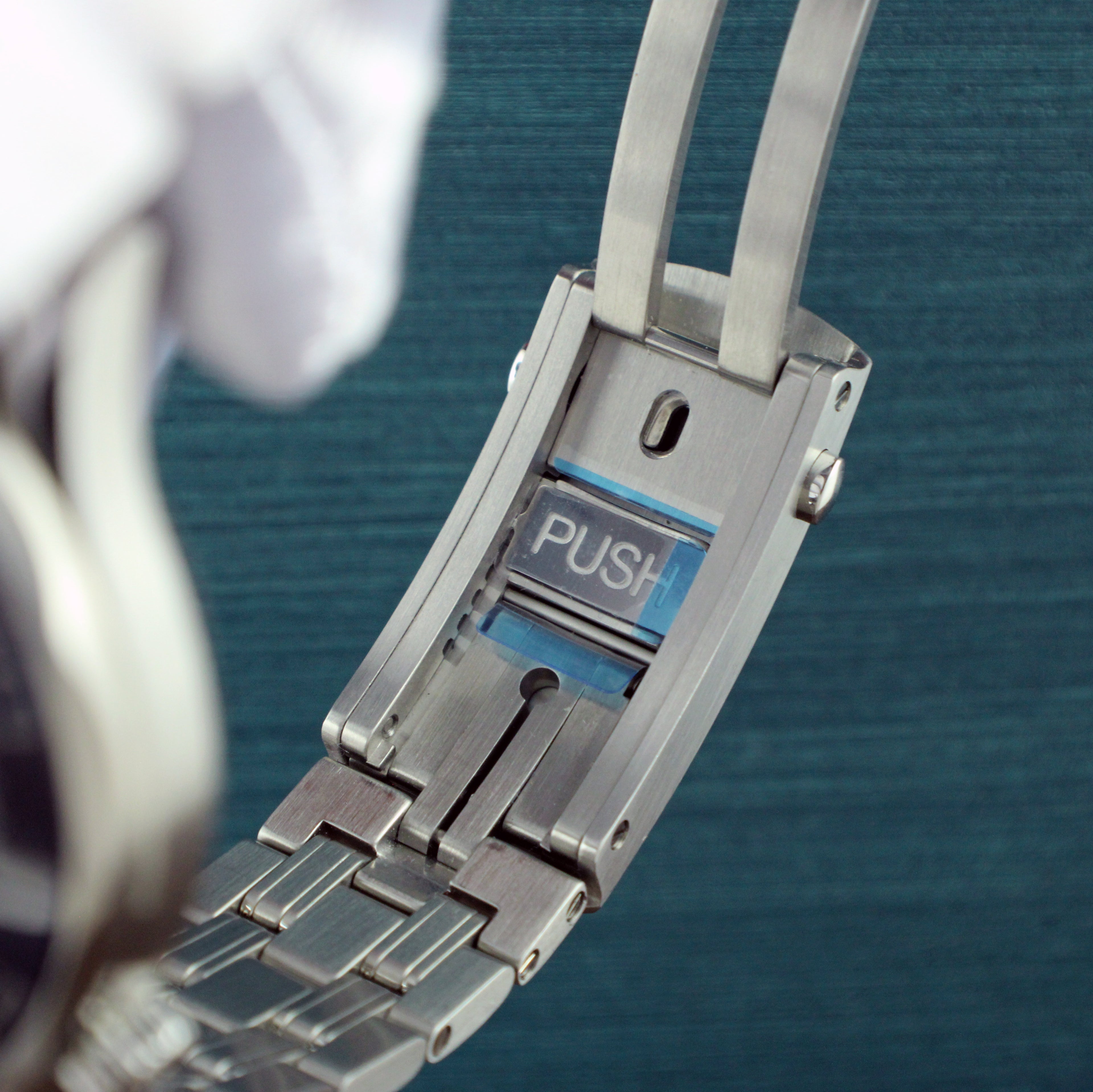 Omega Seamaster 300m Box & Papers 212.30.41.20.03.001