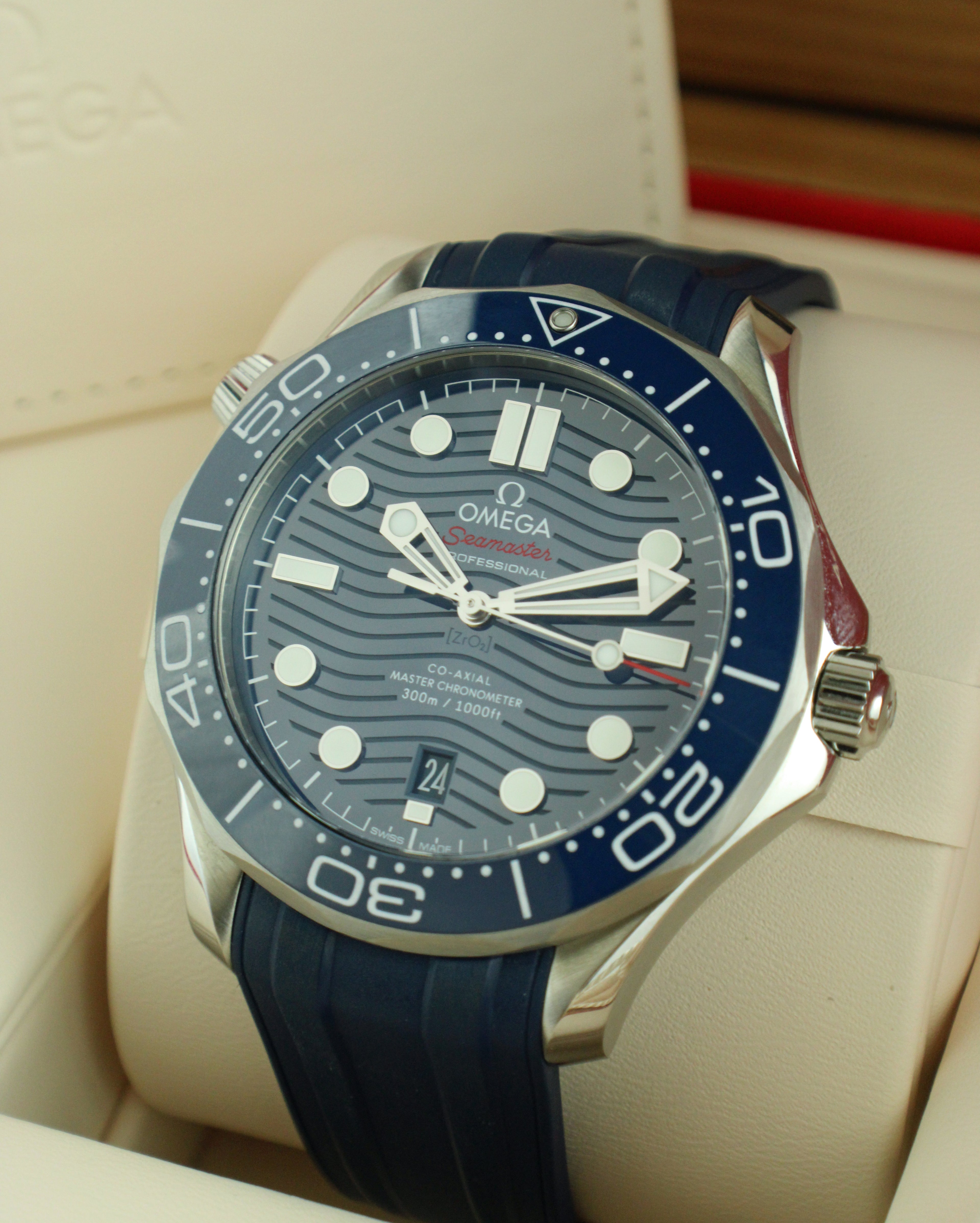 OMEGA Seamaster Diver 300M Blue Co-Axial 210.32.42.20.03.001