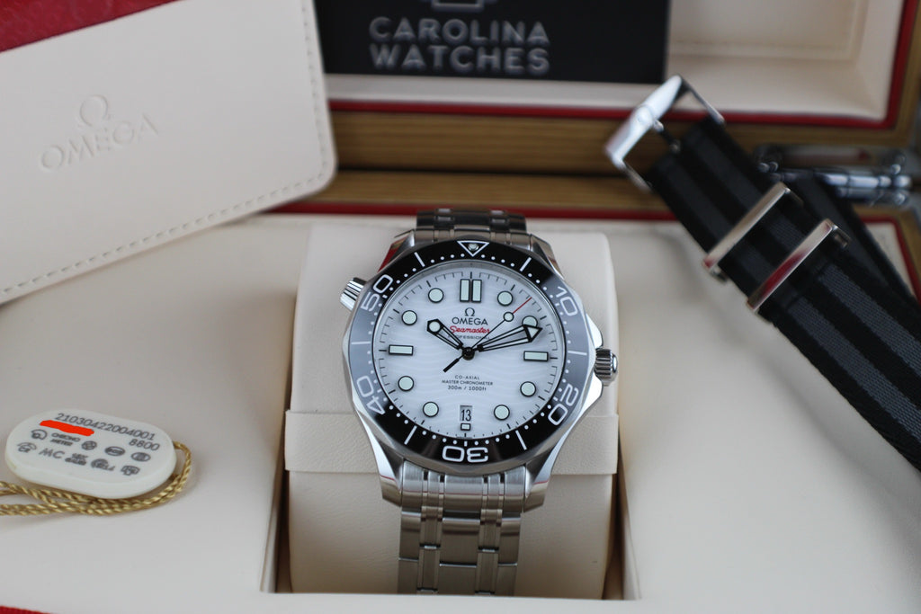 2025 OMEGA Seamaster Diver 300M 210.30.42.20.04.001 White Dial Steel & OEM Nato