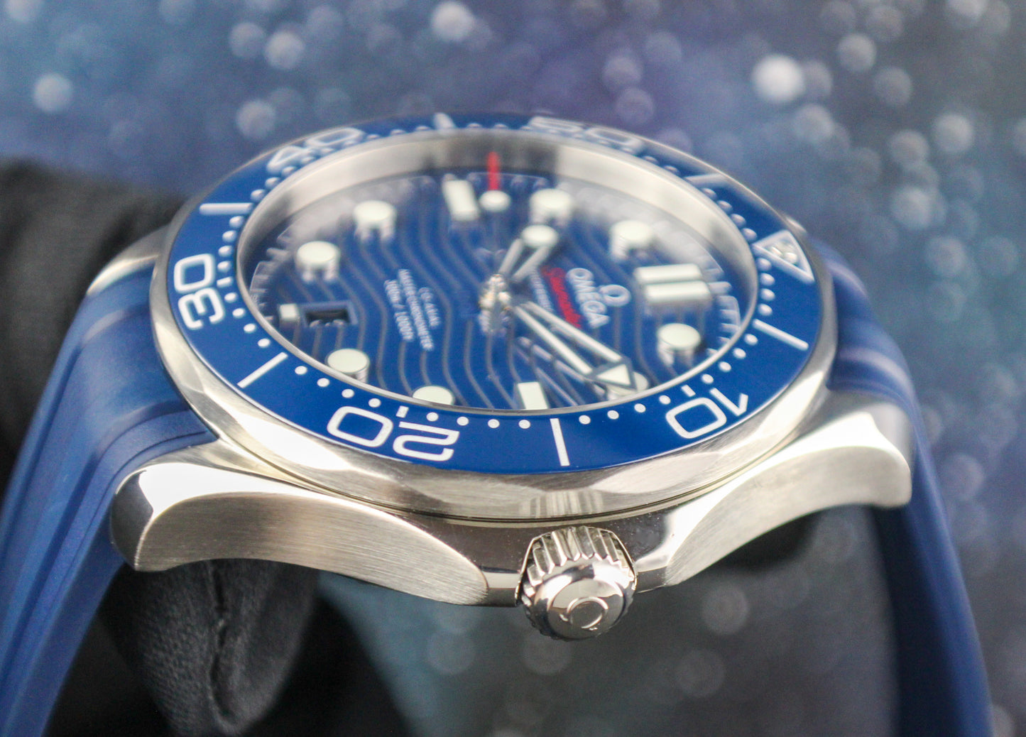 OMEGA Seamaster Diver 300M 210.32.42.20.03.001 Blue Box & Papers Rubber & Tang buckle