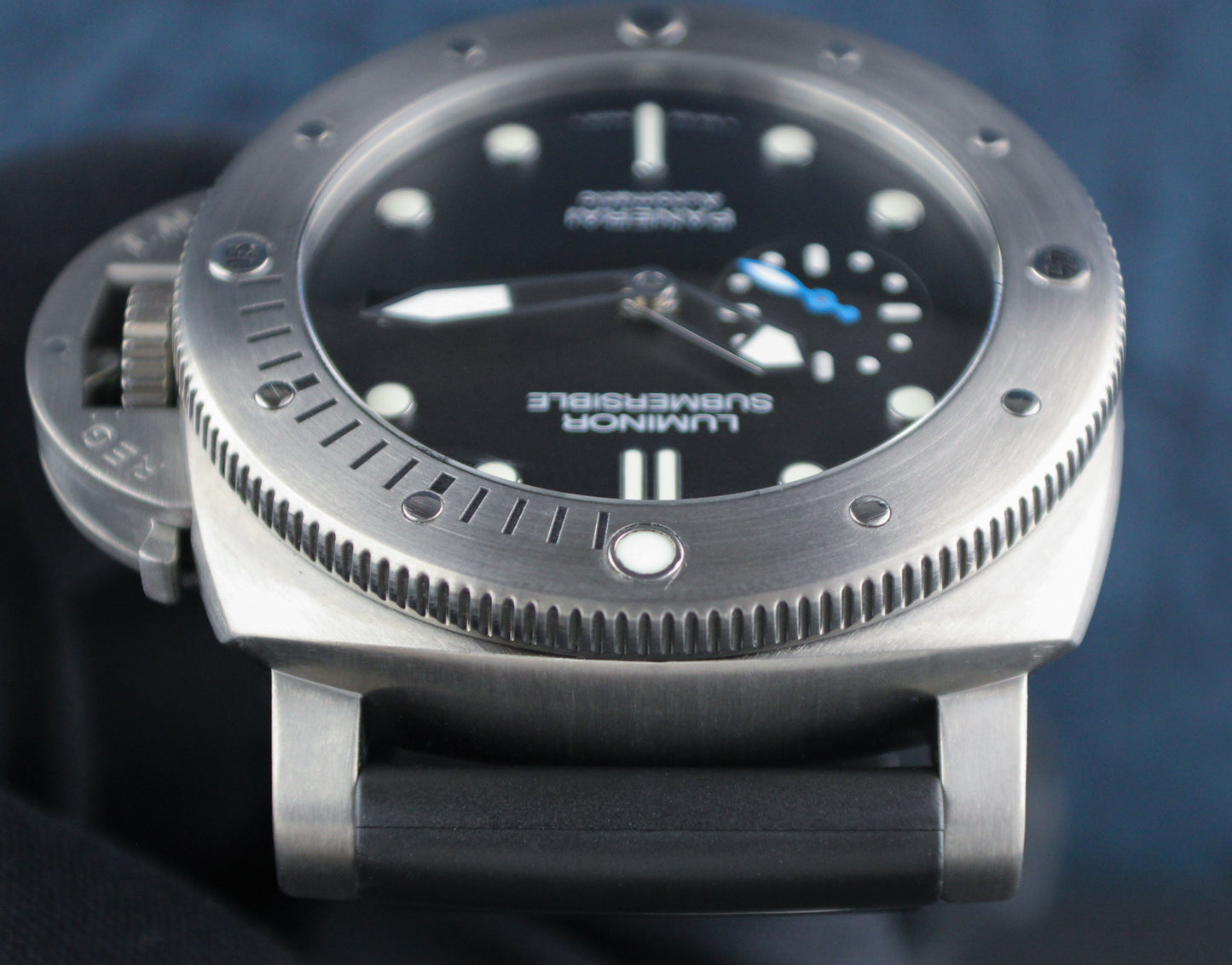 Panerai Luminor Submersible PAM01305 47mm Titanium Black dial