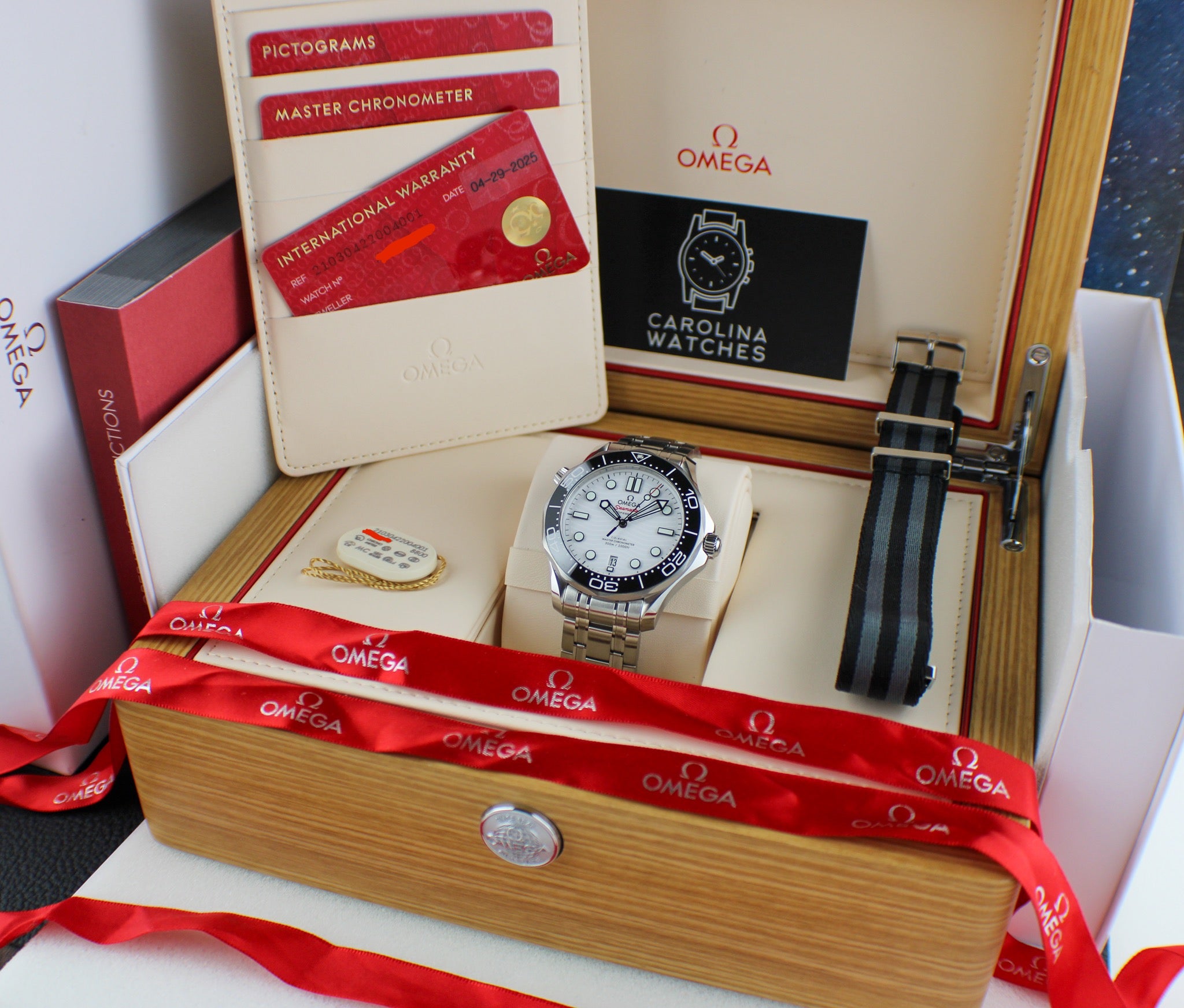 2025 OMEGA Seamaster Diver 300M 210.30.42.20.04.001 White Dial Steel & OEM Nato