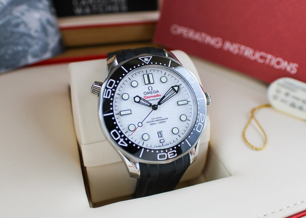 OMEGA Seamaster Diver 300M 210.32.42.20.04.001 White Dial OEM Rubber Strap