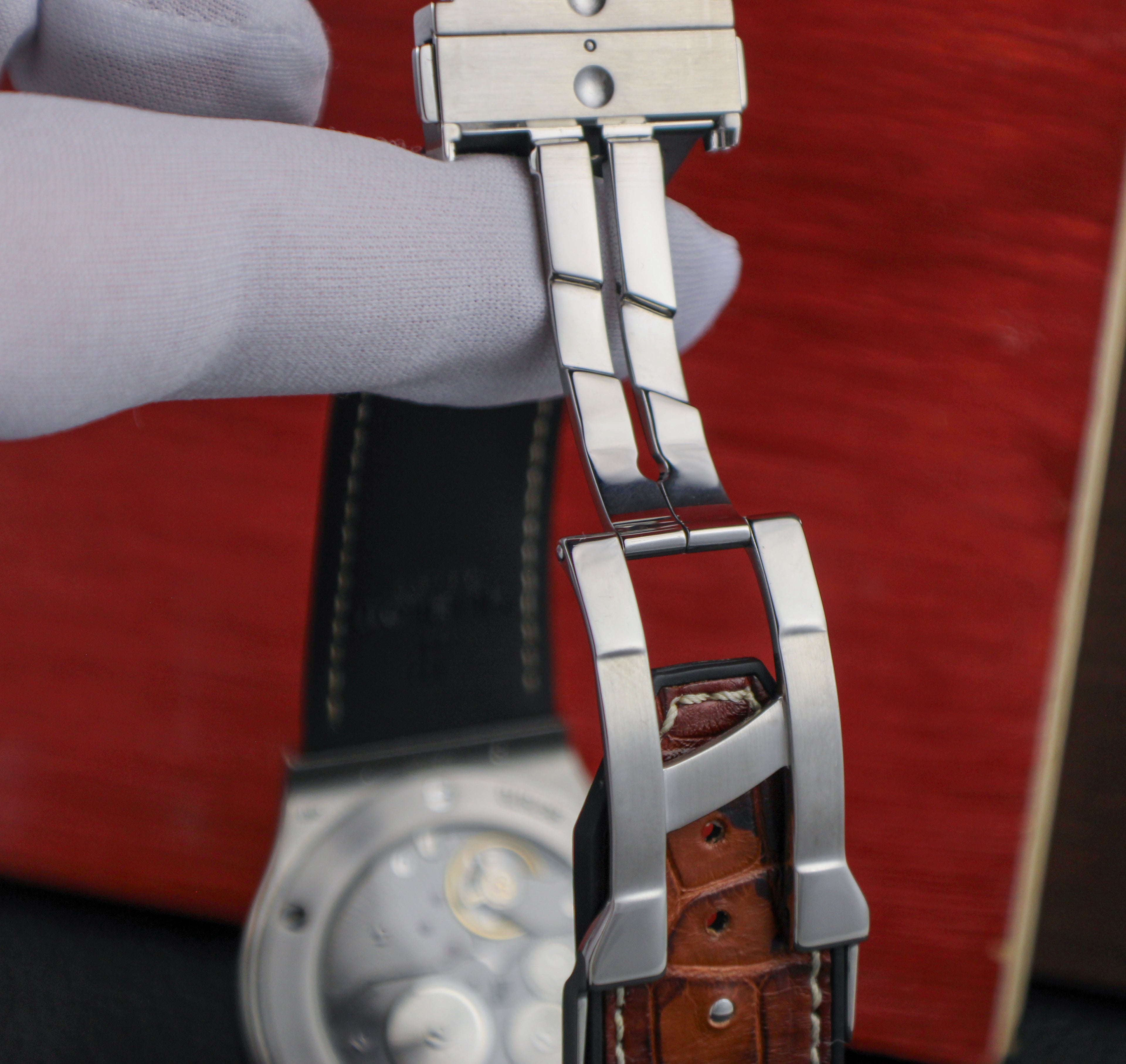 Hublot Classic Fusion Ultra Thin Titanium 515.NX.2210.LR 45mm White Dial