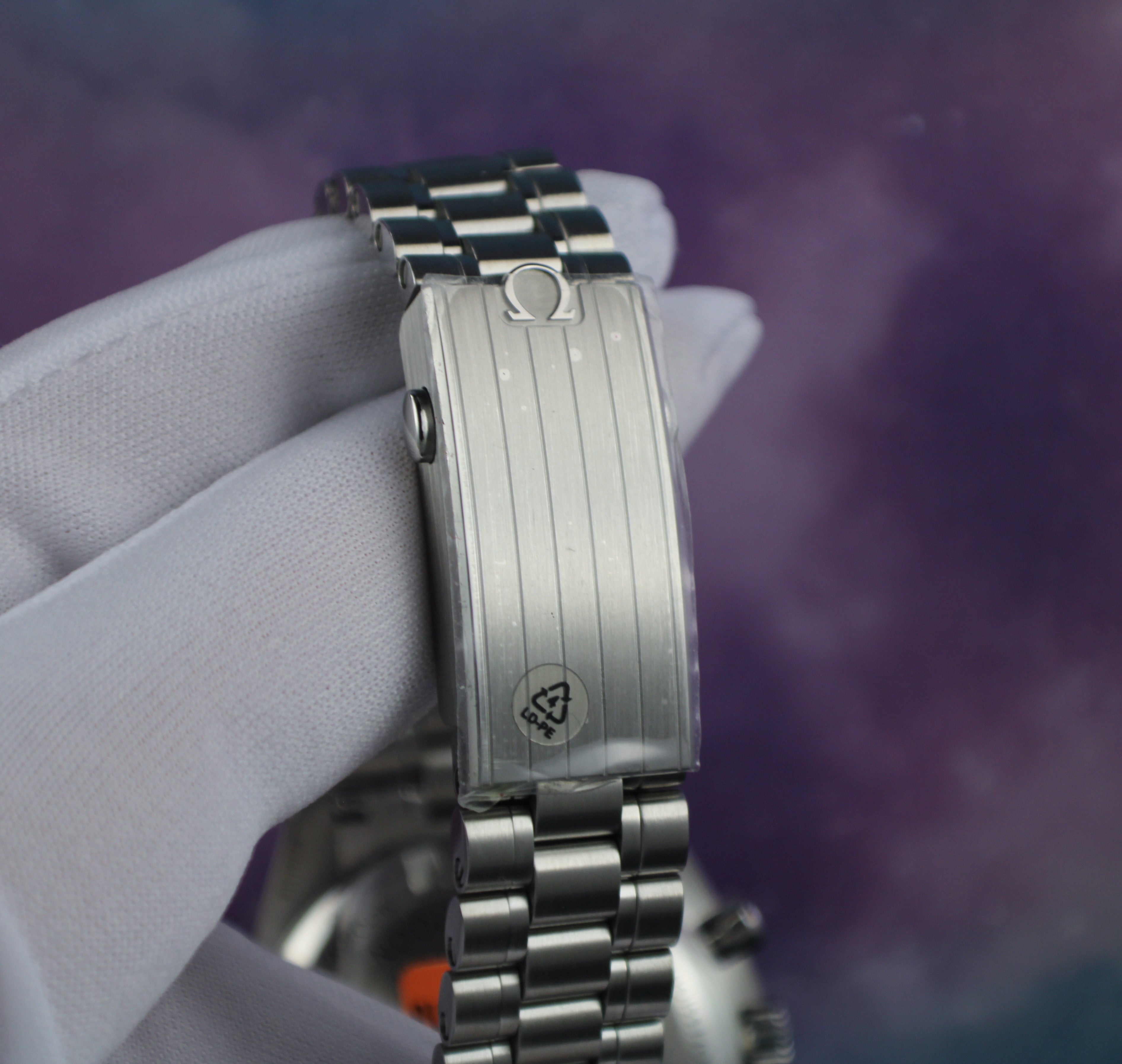 OMEGA Speedmaster Moonwatch Professional 310.30.42.50.01.001 Dominos Edition 2025