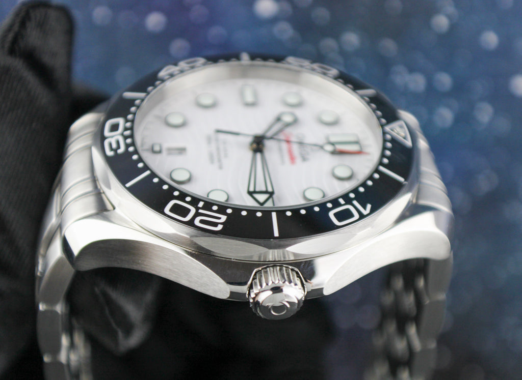 2025 OMEGA Seamaster Diver 300M 210.30.42.20.04.001 White Dial Steel & OEM Nato