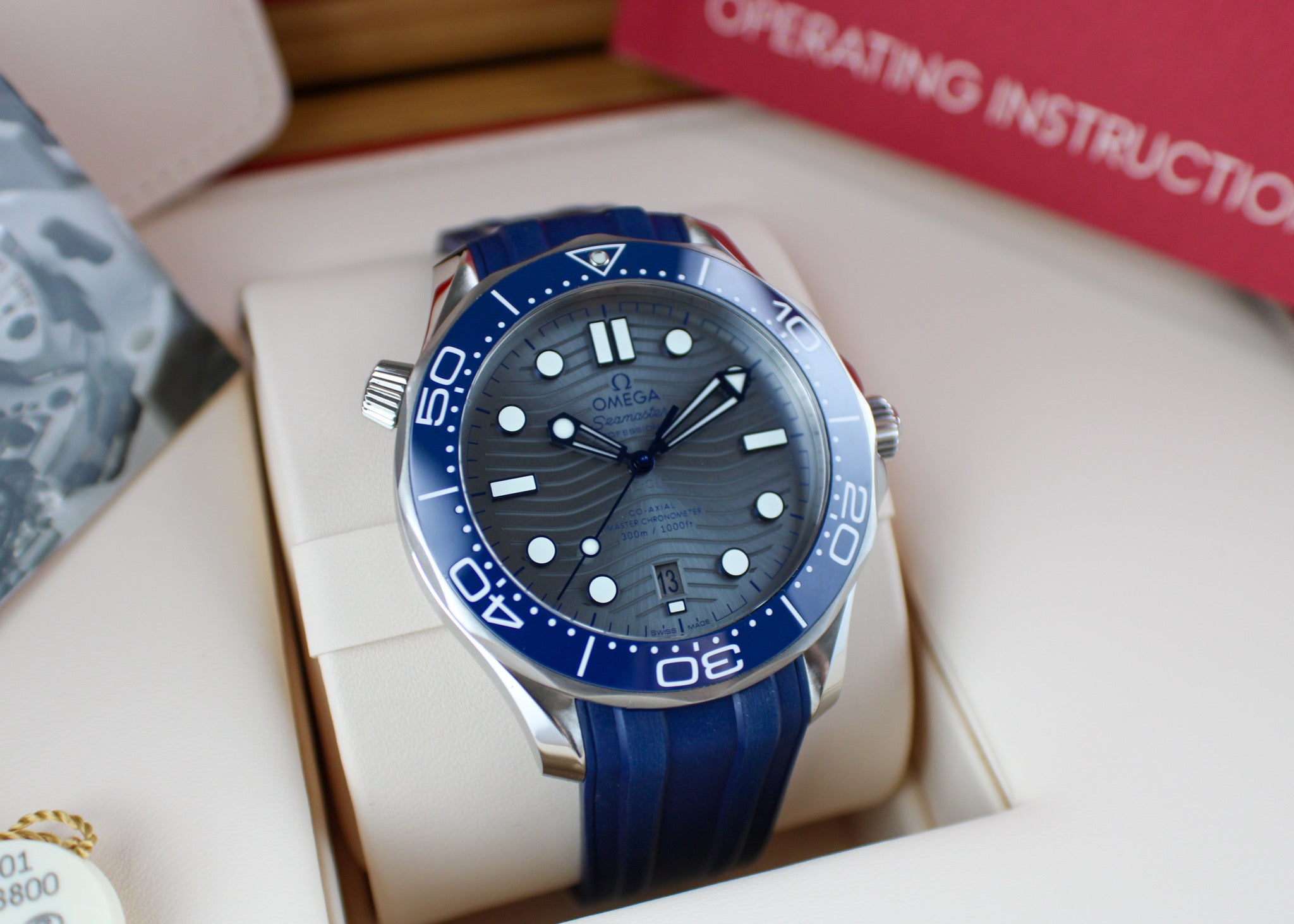 OMEGA Seamaster Diver 300M 210.30.42.20.06.001 Grey dial Blue 42 mm