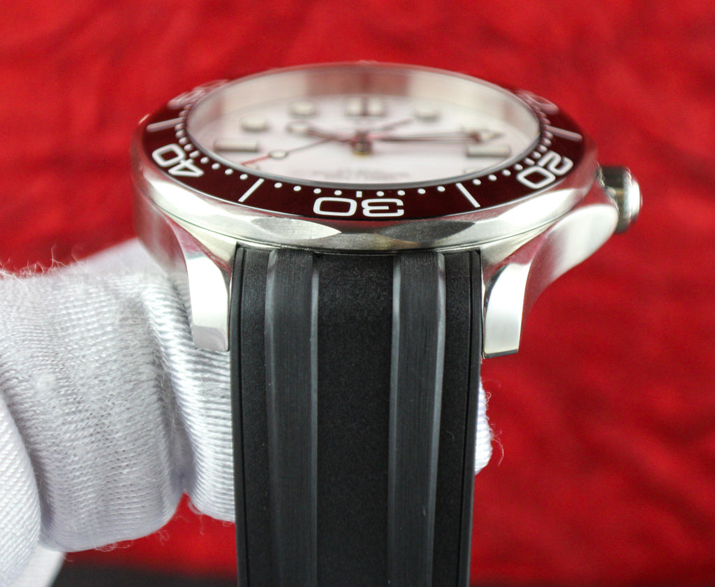 OMEGA Seamaster Diver 300M 210.32.42.20.04.001 White Rubber Deployant Clasp