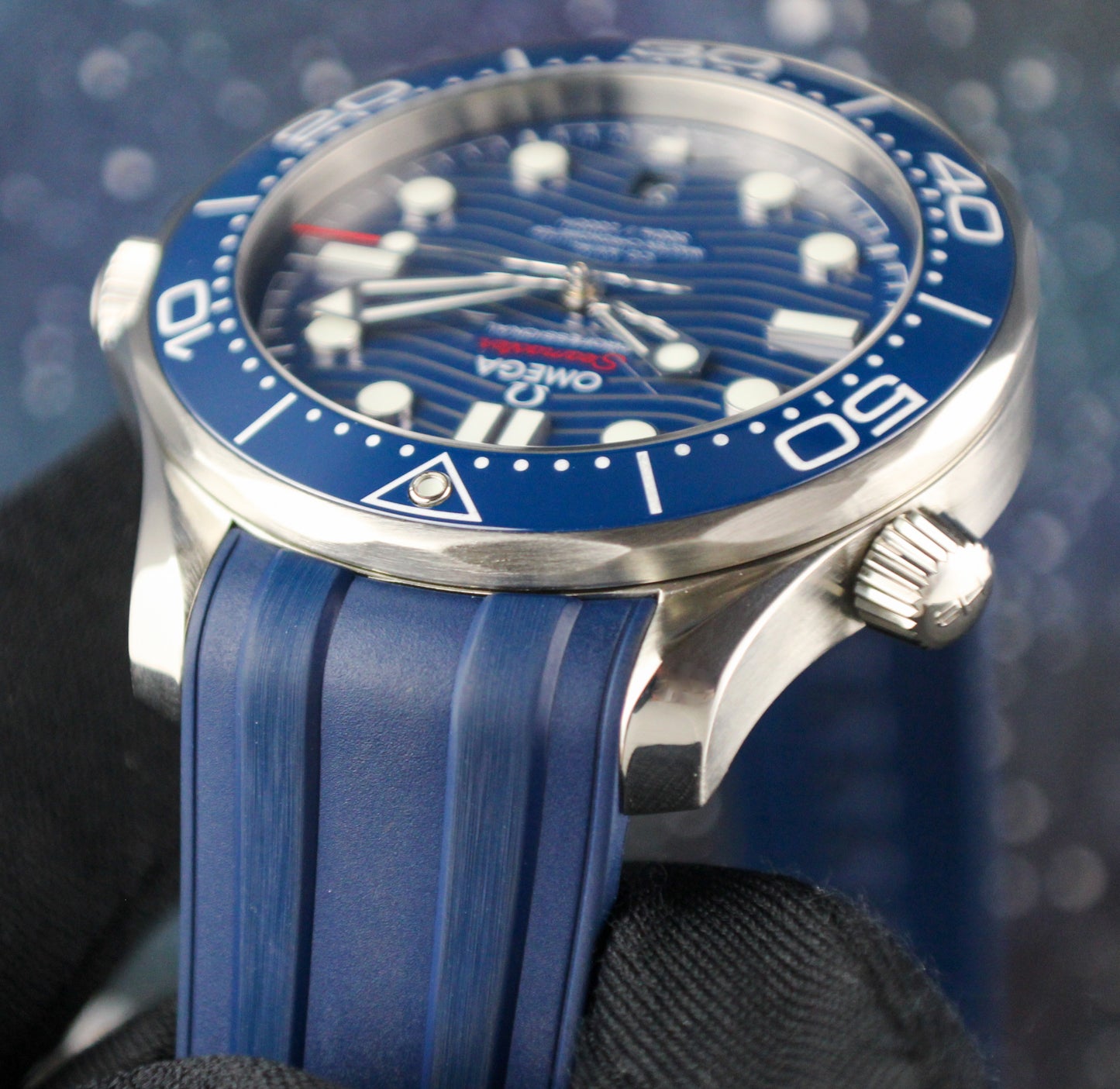 OMEGA Seamaster Diver 300M 210.32.42.20.03.001 Blue Box & Papers Rubber & Tang buckle