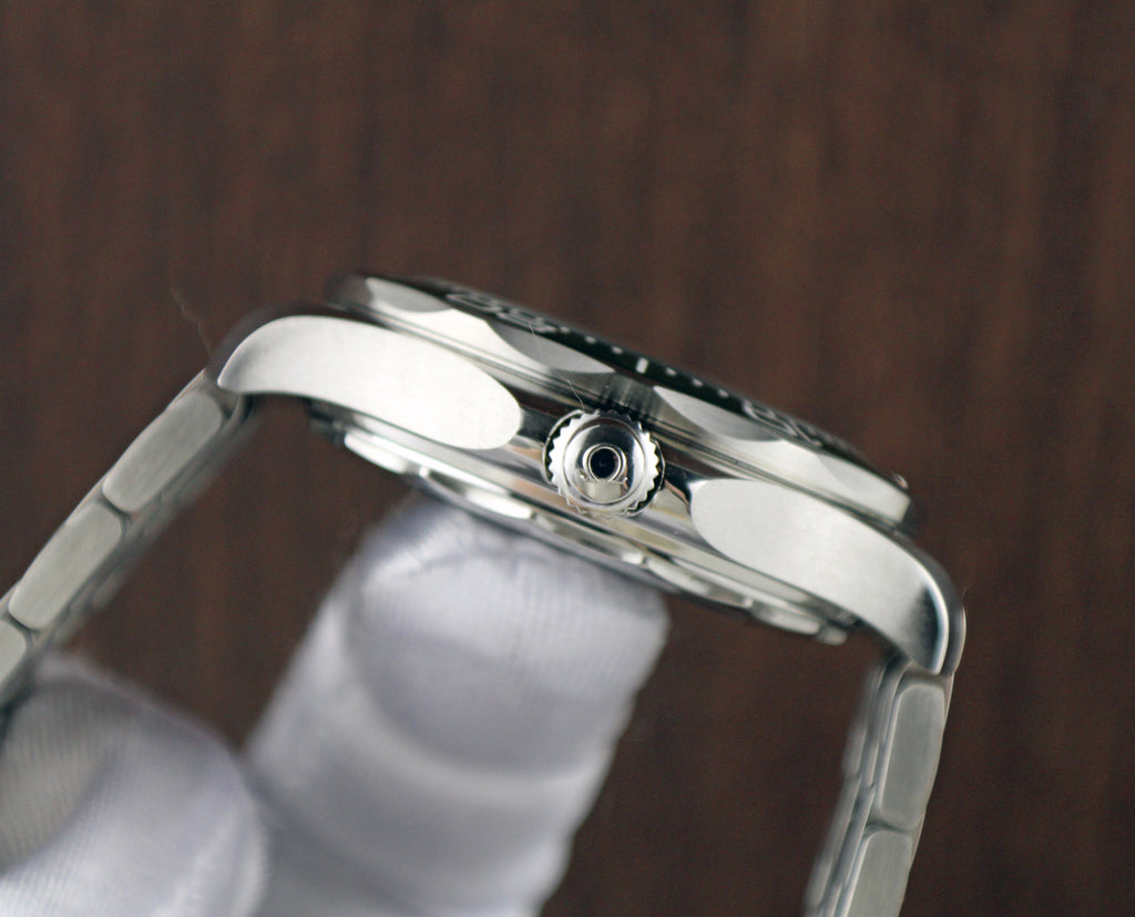 2025 OMEGA Seamaster Diver 300M 210.30.42.20.10.001 Green “Seaweed”