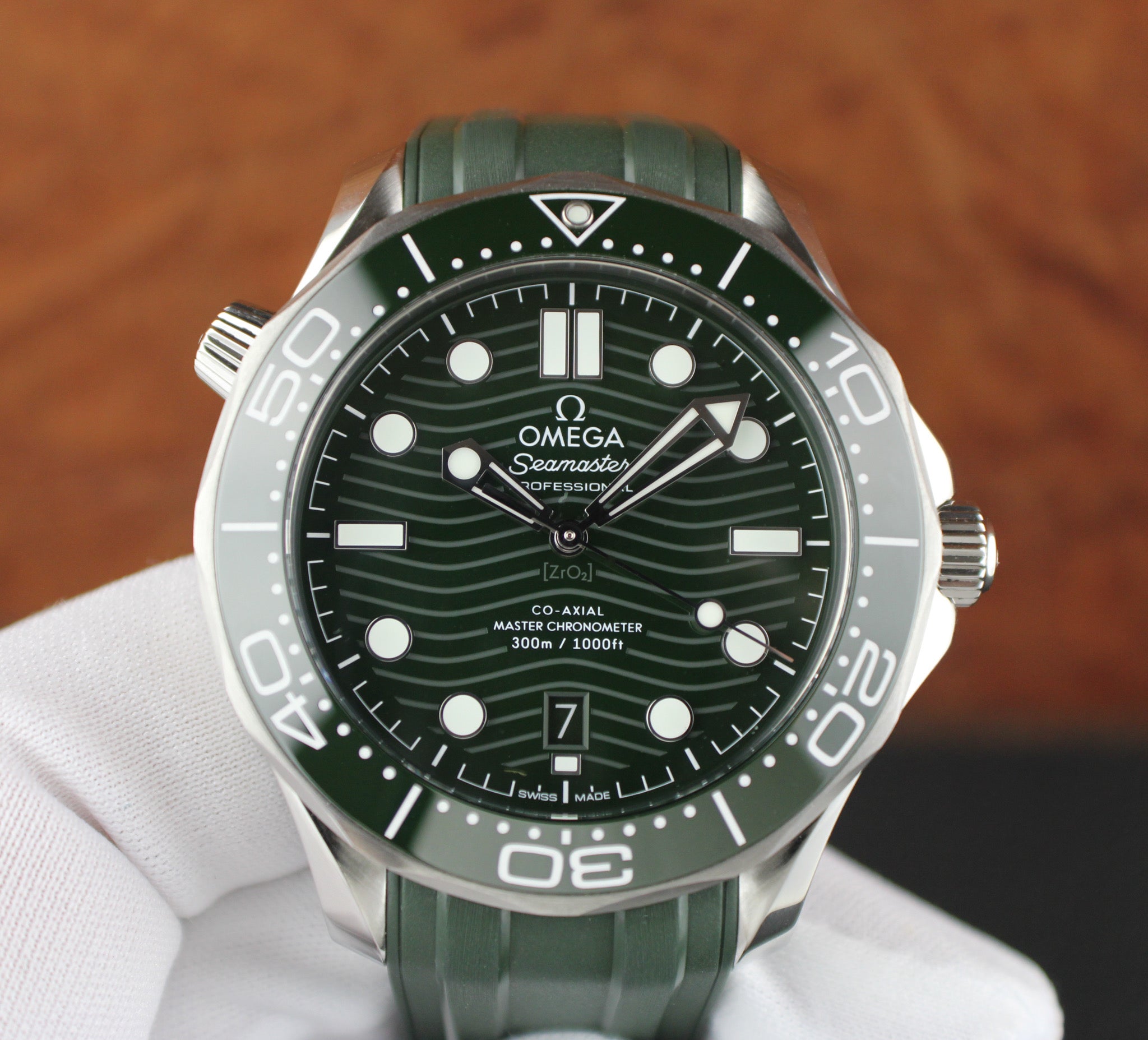 OMEGA Seamaster Diver 300M 210.30.42.20.10.001 Green “Seaweed” Rubber Tang