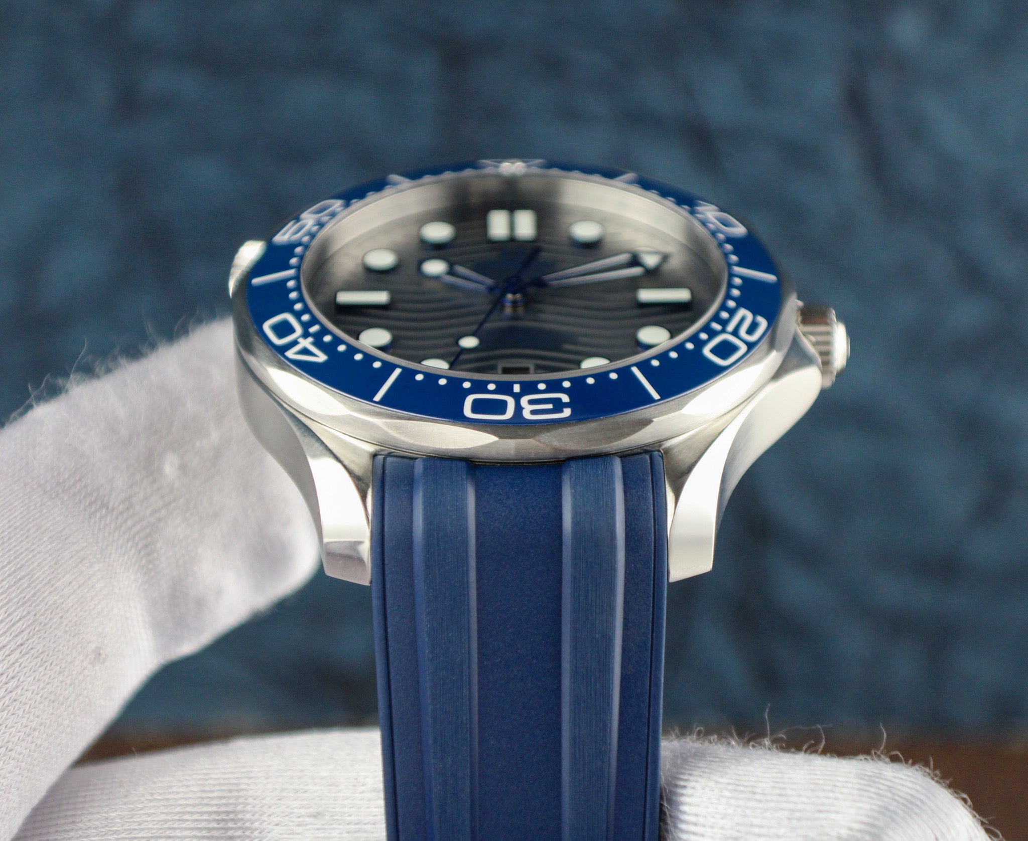 OMEGA Seamaster Diver 300M 210.30.42.20.06.001 Grey dial Blue 42 mm