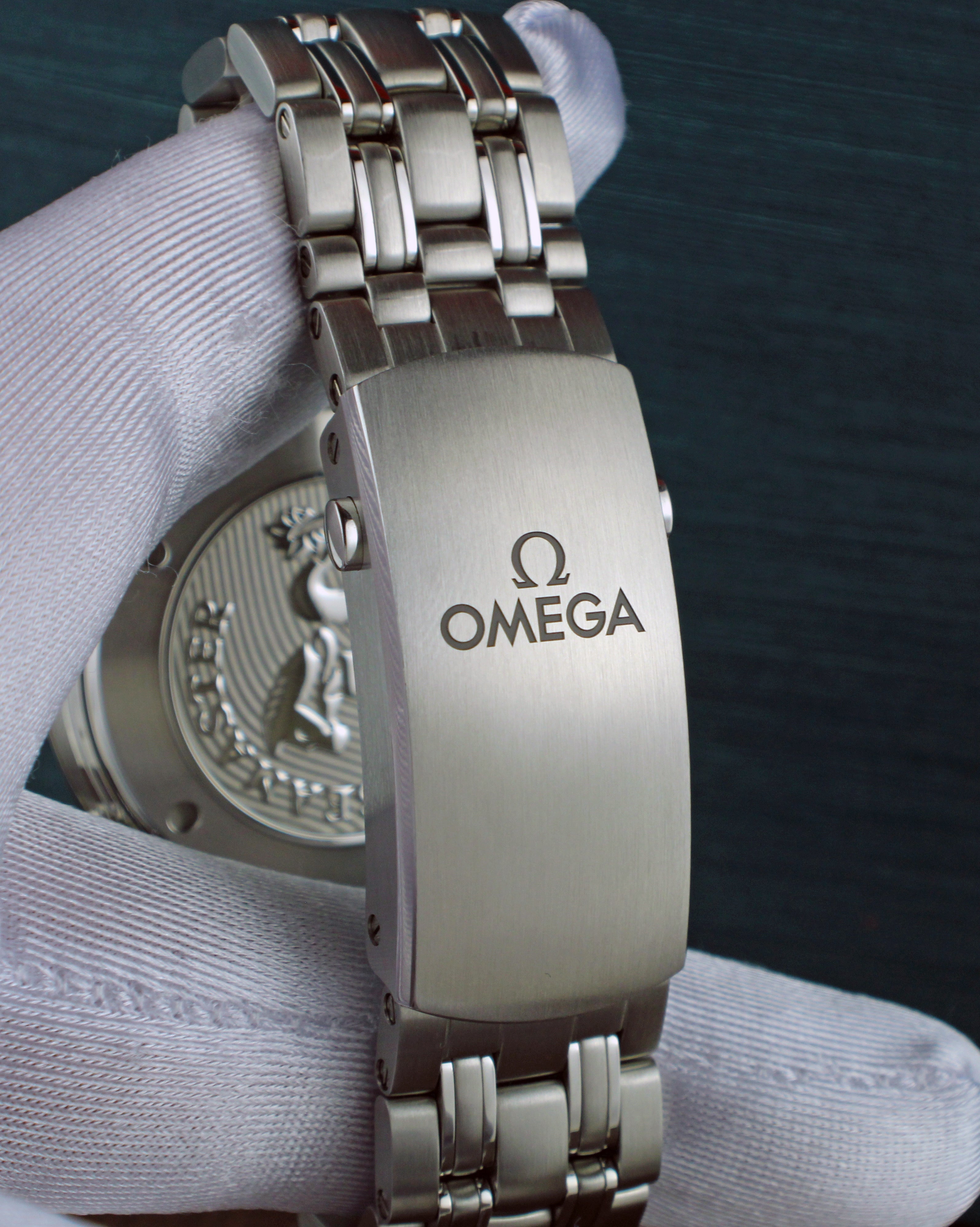 Omega Seamaster 300m Box & Papers 212.30.41.20.03.001