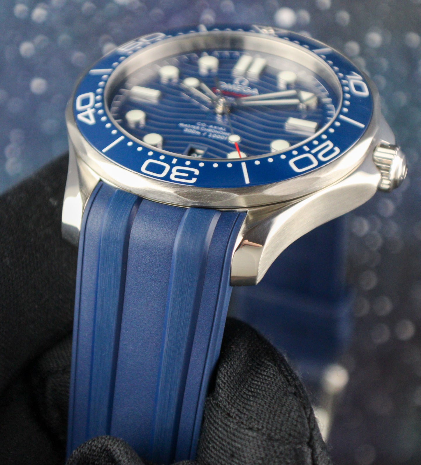 OMEGA Seamaster Diver 300M 210.32.42.20.03.001 Blue Box & Papers Rubber & Tang buckle