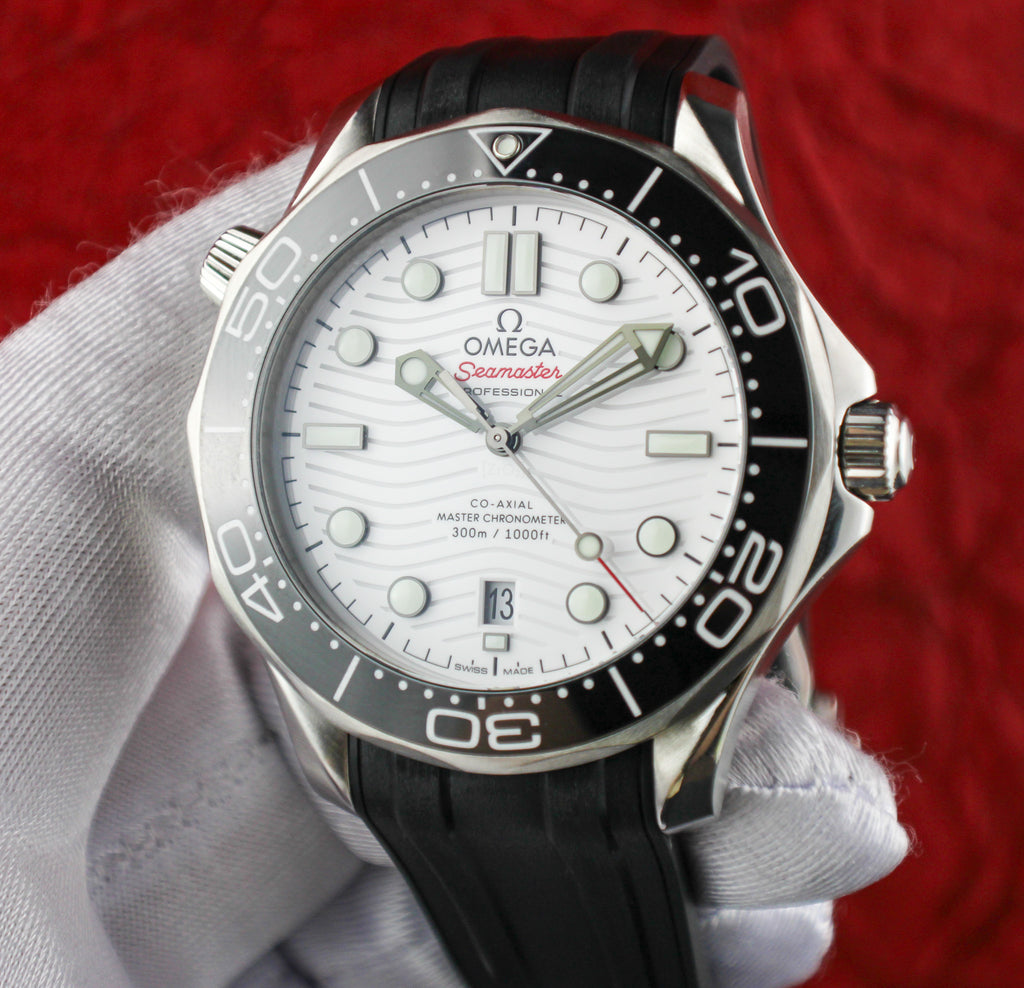 OMEGA Seamaster Diver 300M 210.32.42.20.04.001 White Rubber Deployant Clasp
