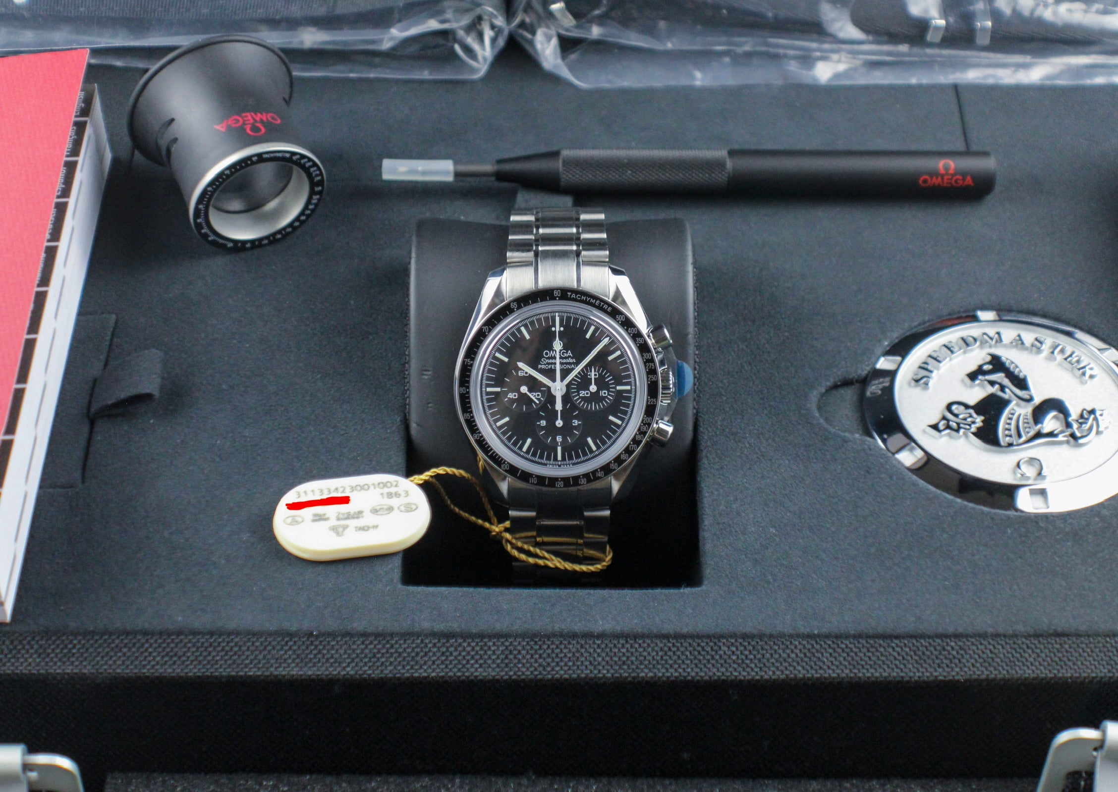 OMEGA Speedmaster Moonwatch Professional 42mm 311.33.42.30.01.002 Big Box Complete Set 4 OEM Bands