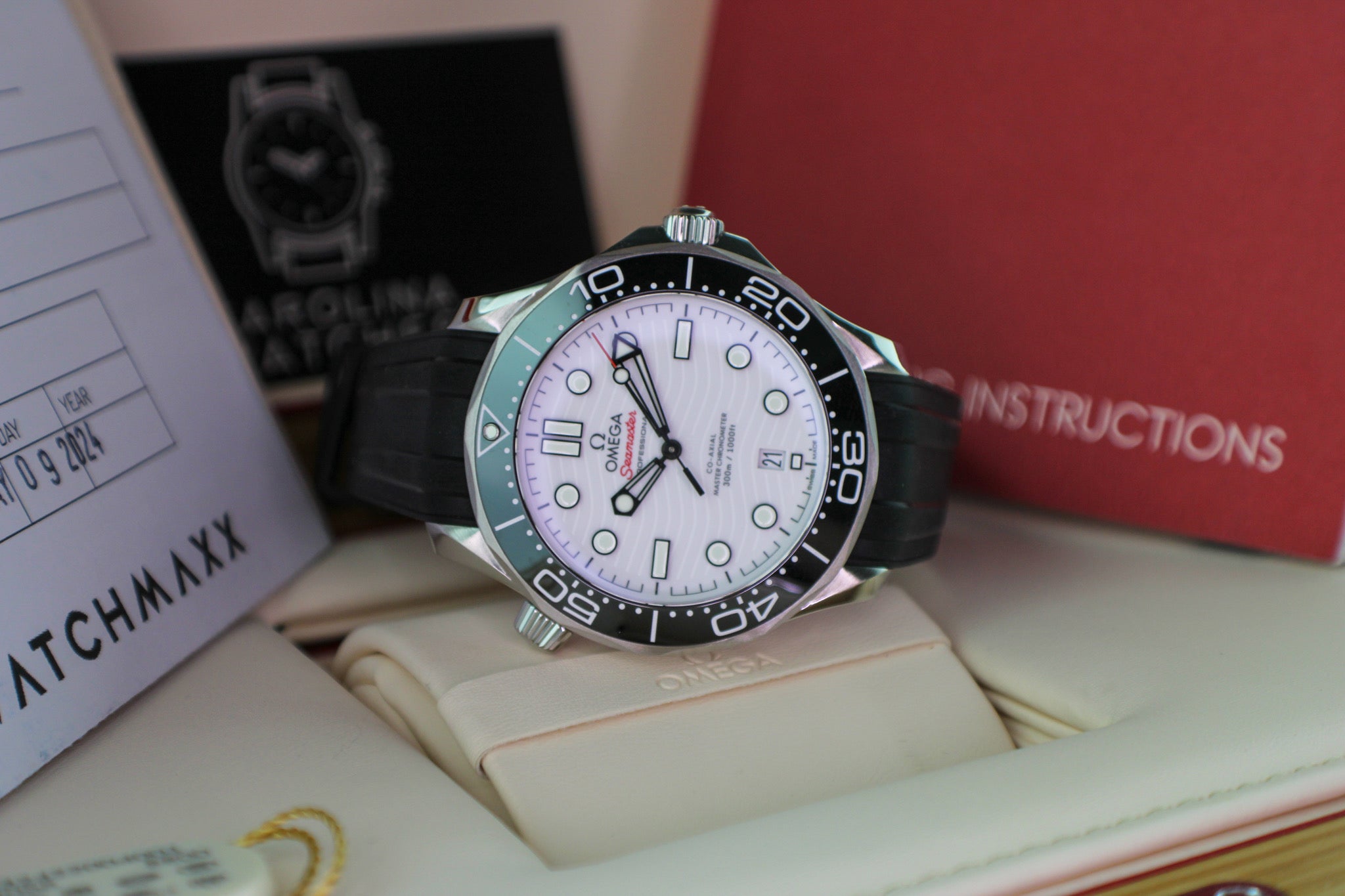 OMEGA Seamaster Diver 300M 210.32.42.20.04.001 White Dial Box & Papers