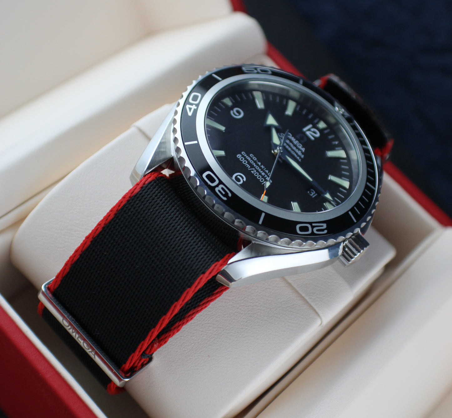 OMEGA Seamaster Planet Ocean 600M 2200.50.00 New OEM NATO Strap Box