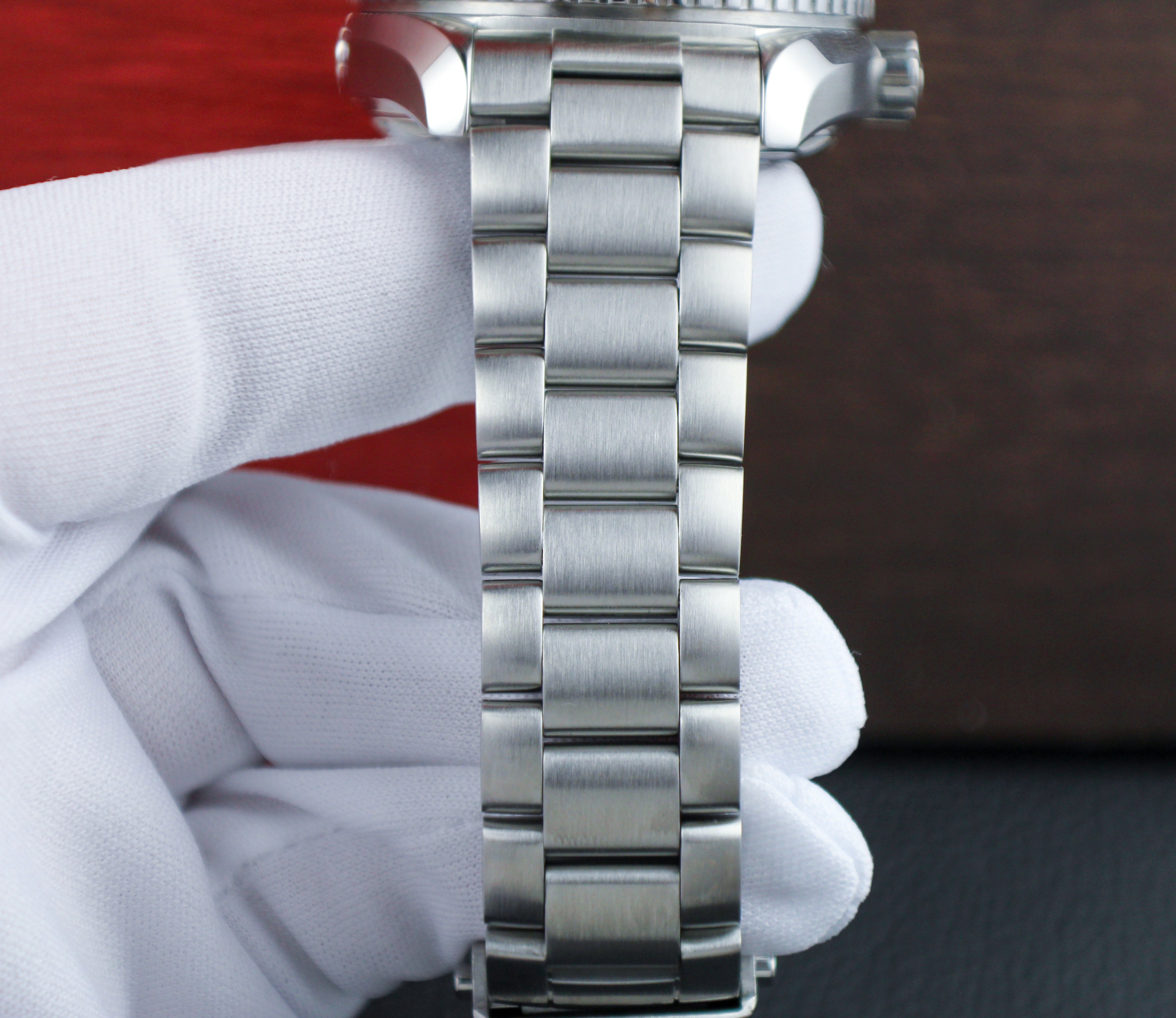 Omega Seamaster Planet Ocean 600M 215.30.44.21.04.001 “Creamsicle” White Dial Orange Bezel