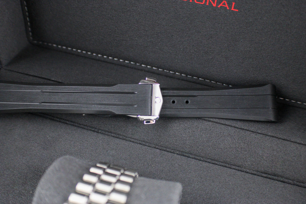 OMEGA Speedmaster Moonwatch Professional 310.30.42.50.04.001 White Dial OEM Rubber Strap & Deployant Clasp