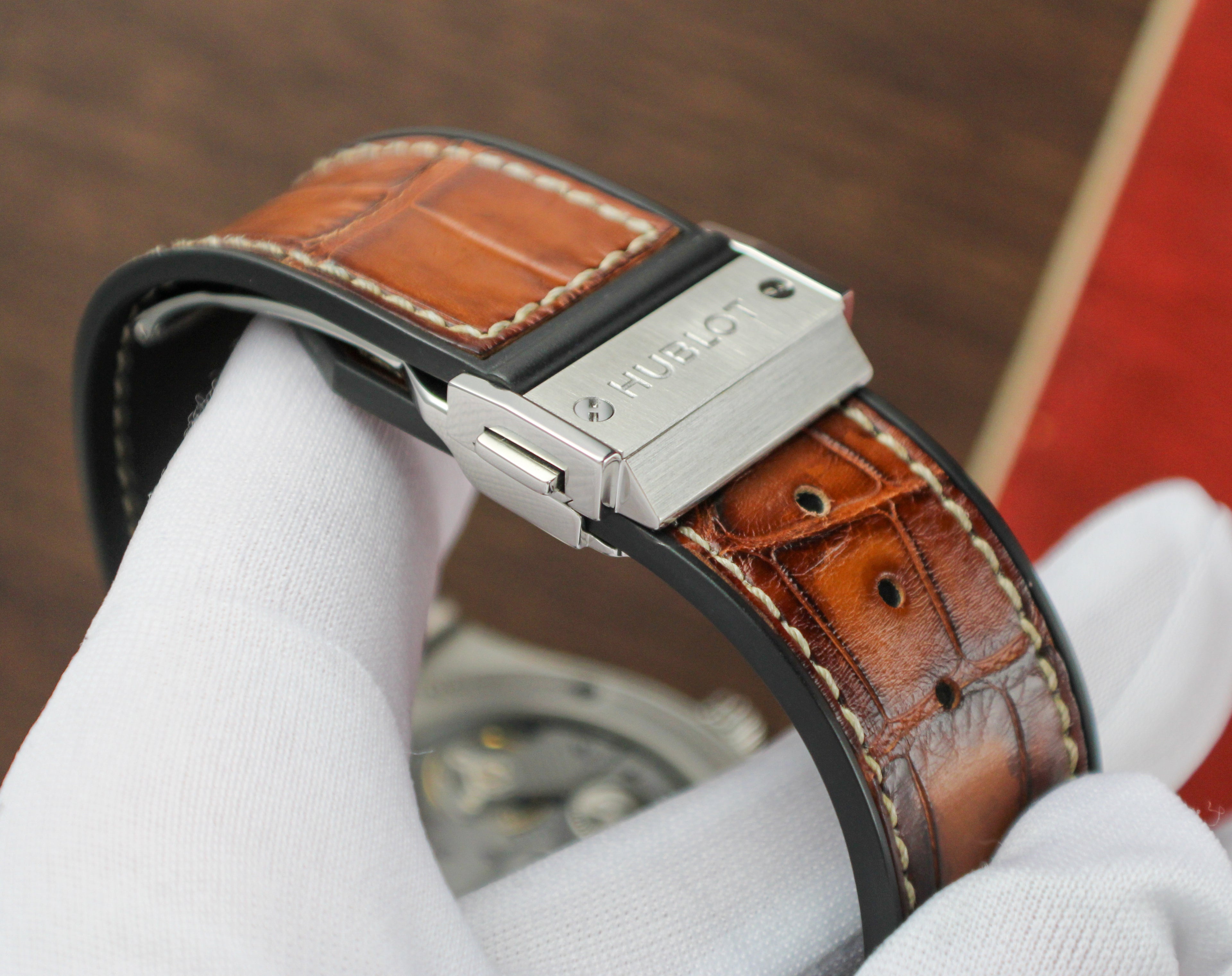 Hublot Classic Fusion Ultra Thin Titanium 515.NX.2210.LR 45mm White Dial