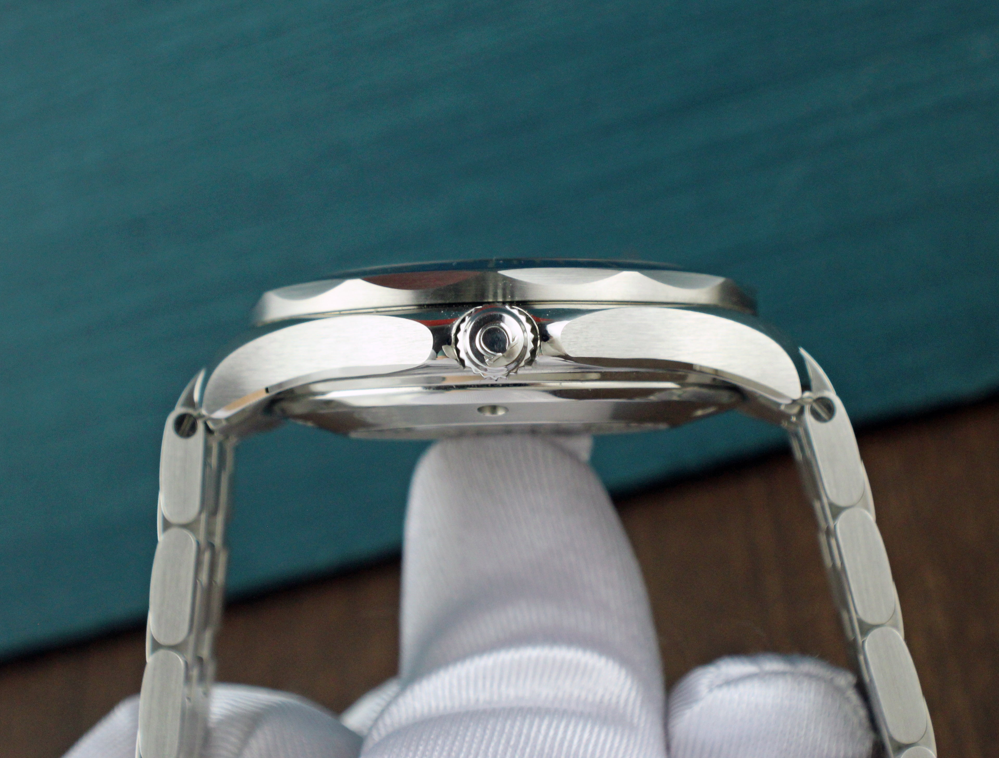 Omega Seamaster 300m Box & Papers 212.30.41.20.03.001