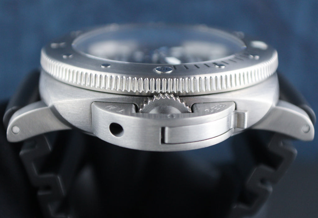 Panerai Luminor Submersible PAM01305 47mm Titanium Black dial