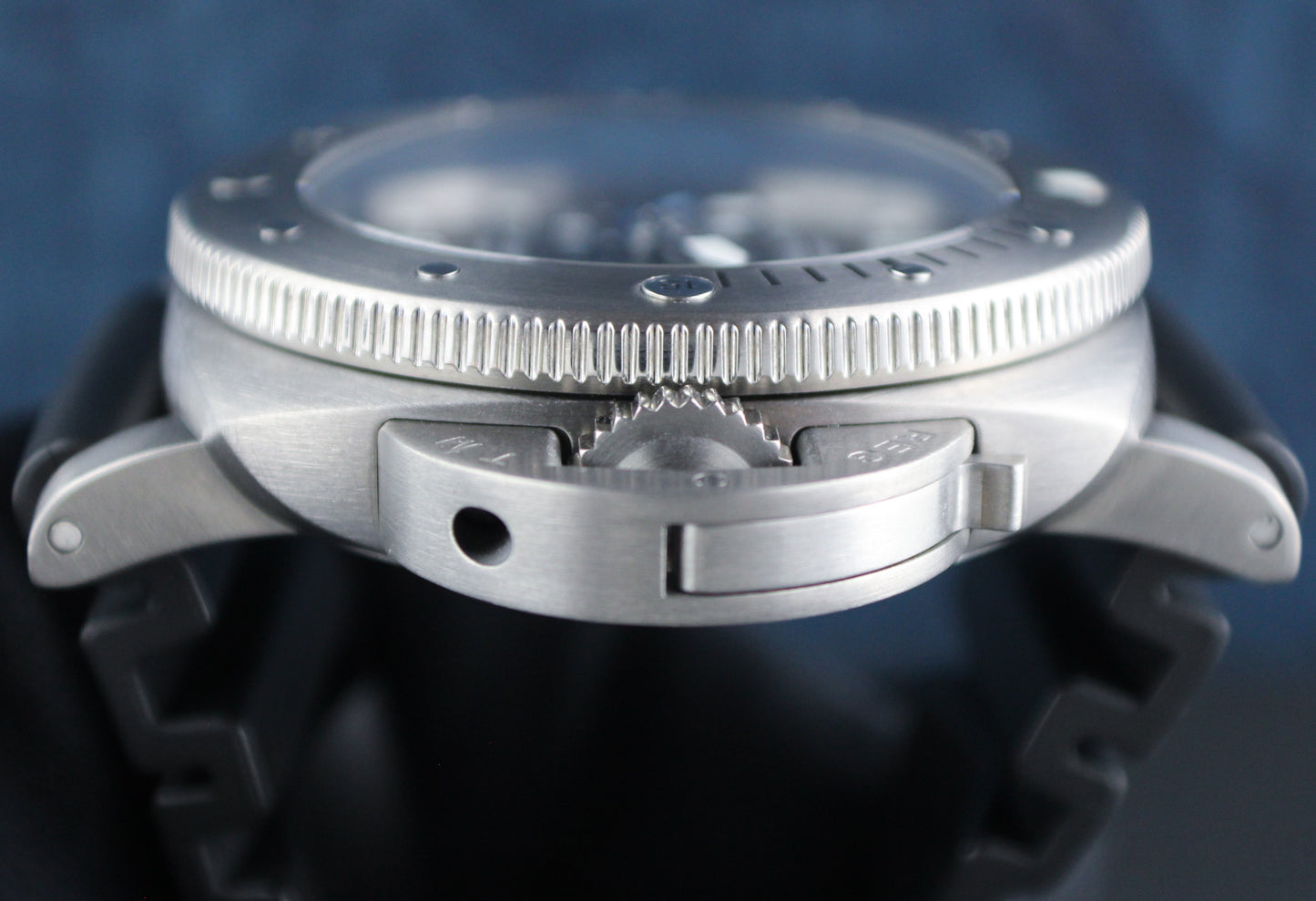 Panerai Luminor Submersible PAM01305 47mm Titanium Black dial