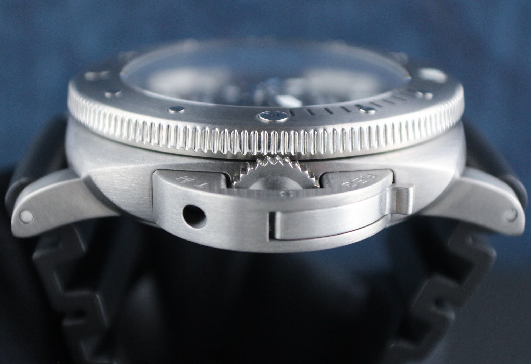 Panerai Luminor Submersible PAM01305 47mm Titanium Black dial