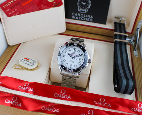 2025 OMEGA Seamaster Diver 300M 210.30.42.20.04.001 White Dial Steel & OEM Nato