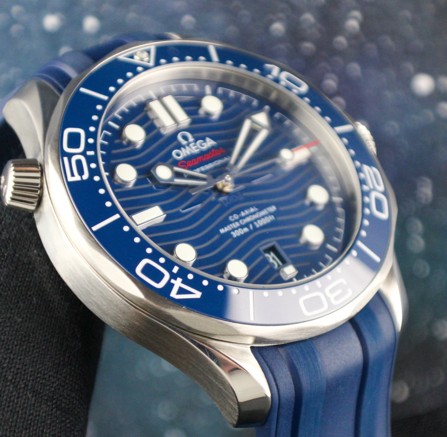 OMEGA Seamaster Diver 300M 210.32.42.20.03.001 Blue Box & Papers Rubber & Tang buckle