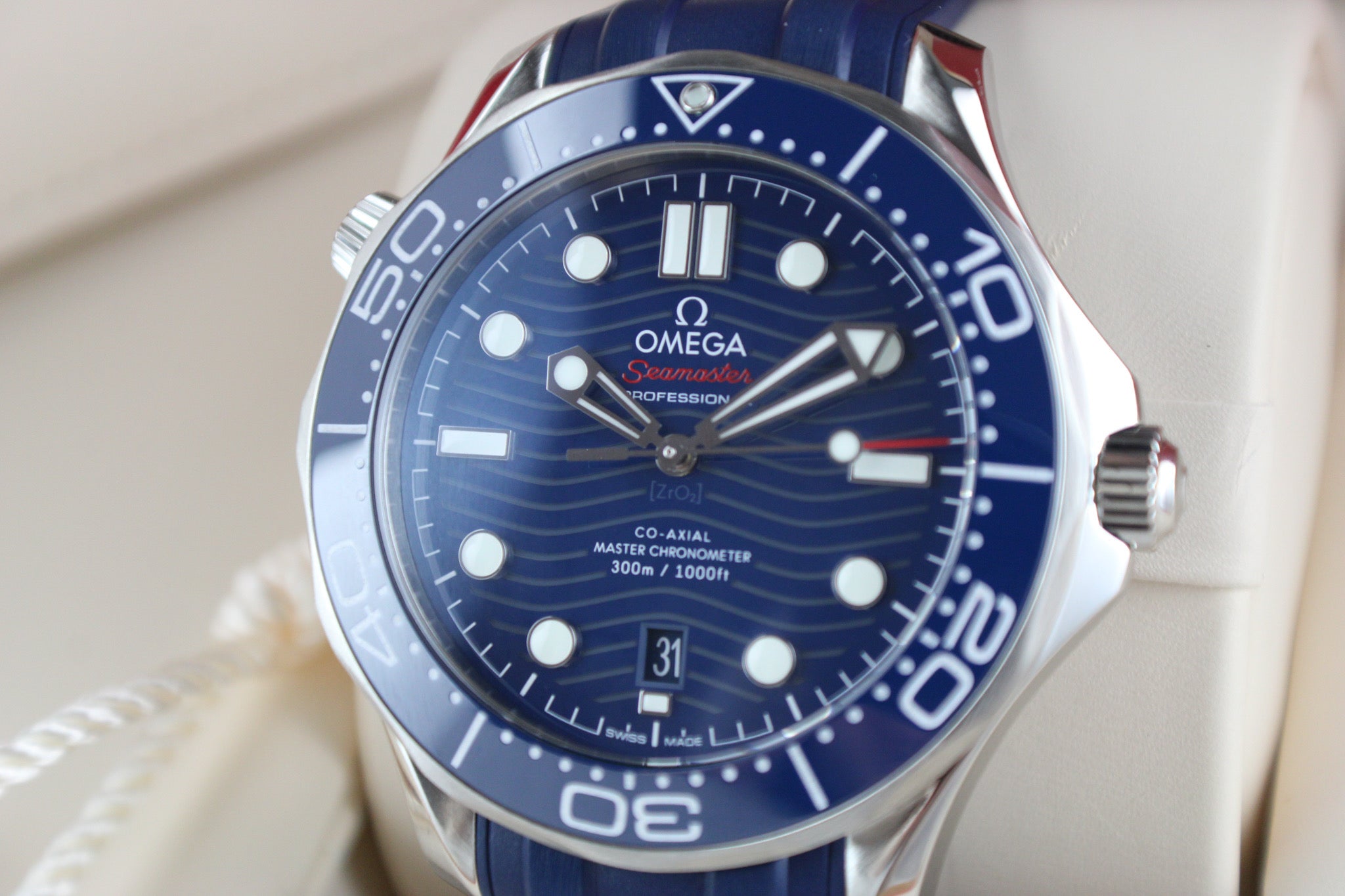 OMEGA Seamaster Diver 300M 210.32.42.20.03.001 Blue Box & Papers Rubber & Tang buckle