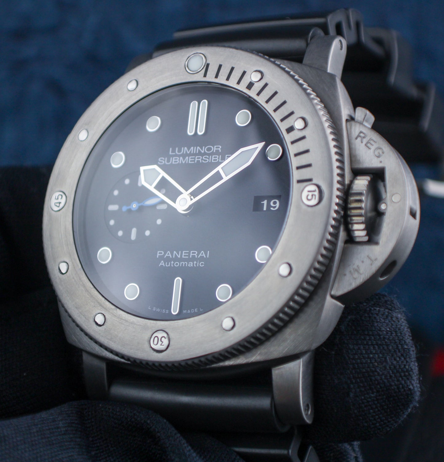Panerai Luminor Submersible PAM01305 47mm Titanium Black dial