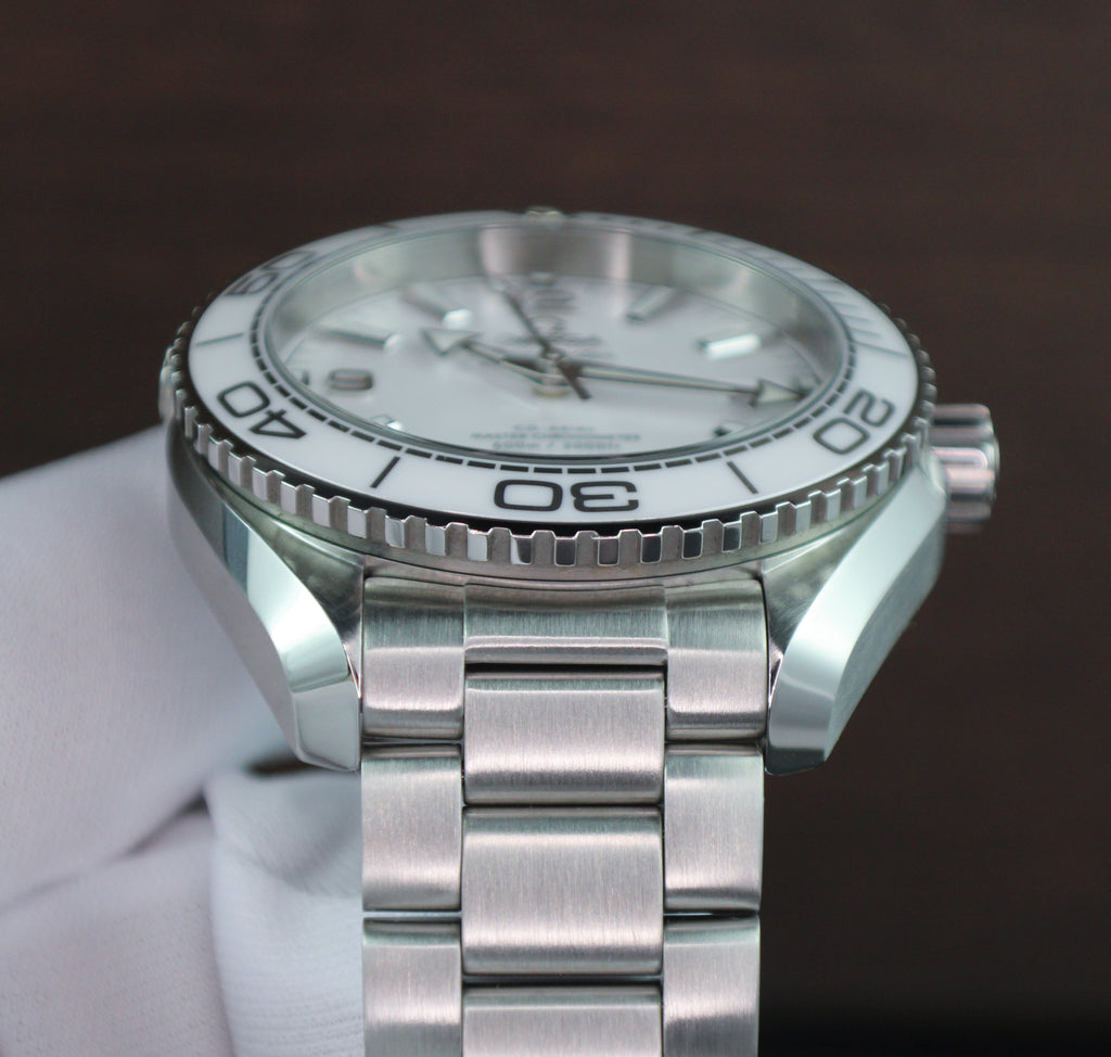 OMEGA Seamaster Planet Ocean 600M 215.30.40.20.04.001 White Dial Ceramic