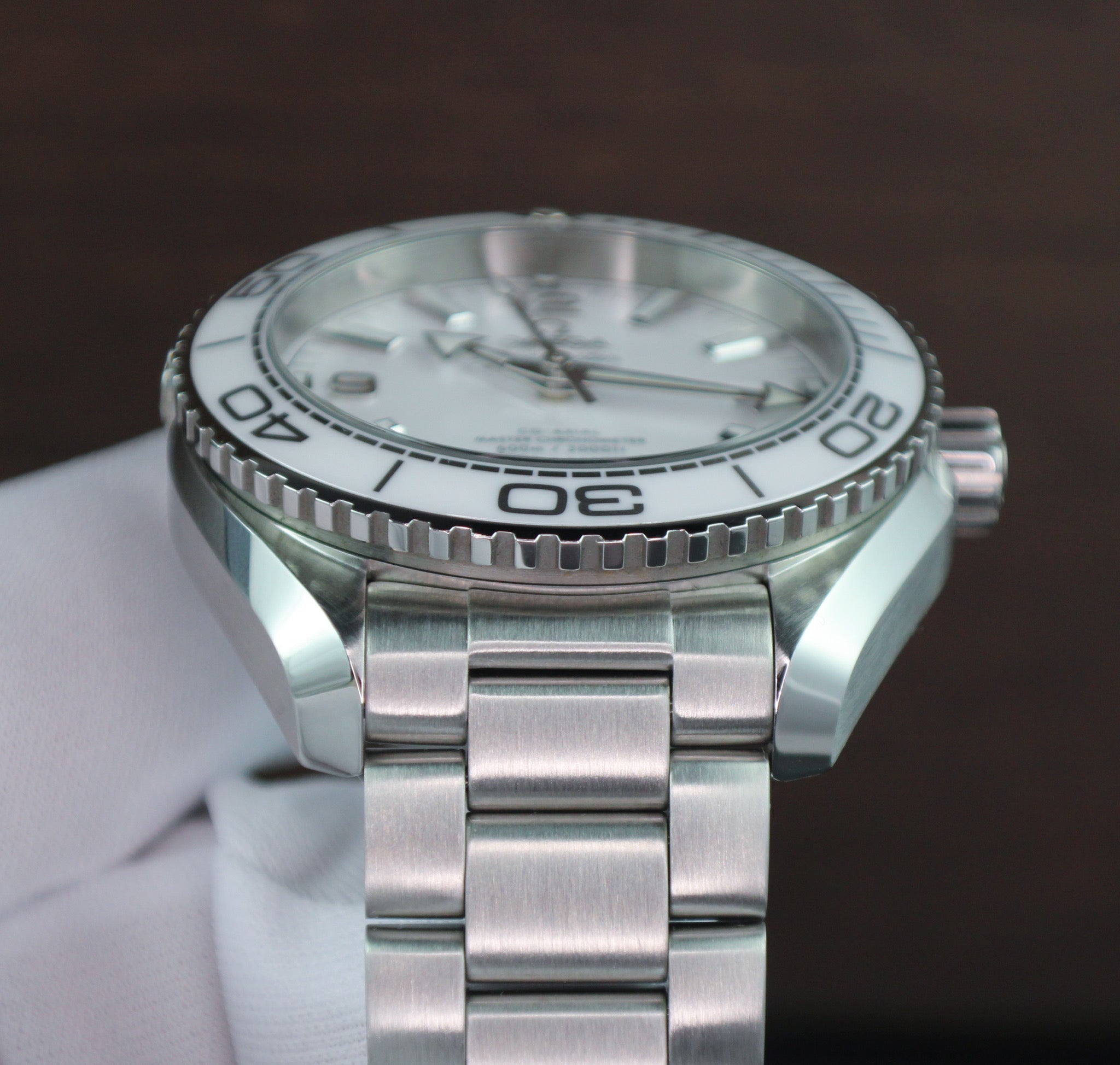 OMEGA Seamaster Planet Ocean 600M 215.30.40.20.04.001 White Dial Ceramic