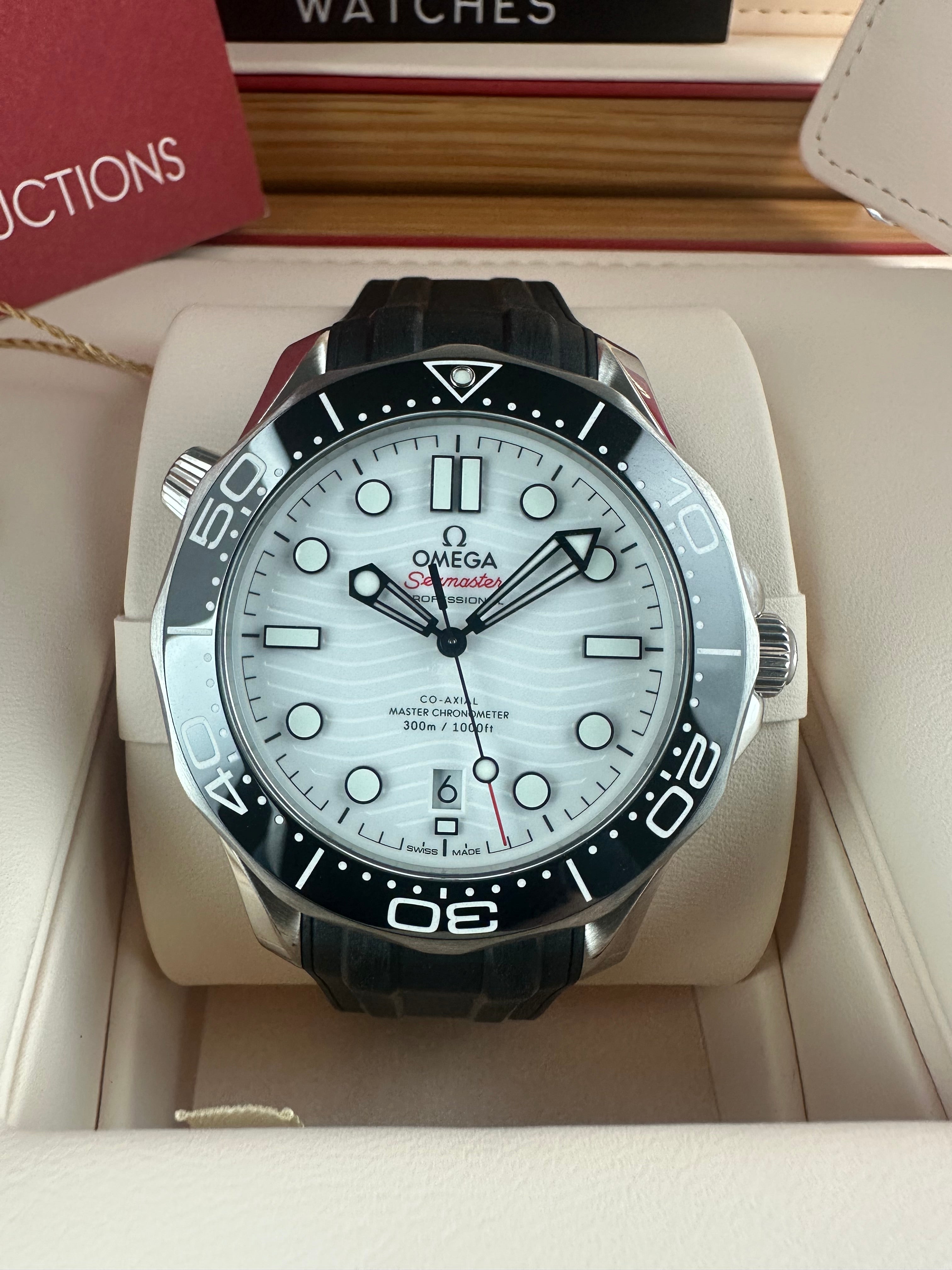 OMEGA Seamaster Diver 300M 210.32.42.20.04.001 Box & Papers Warranty