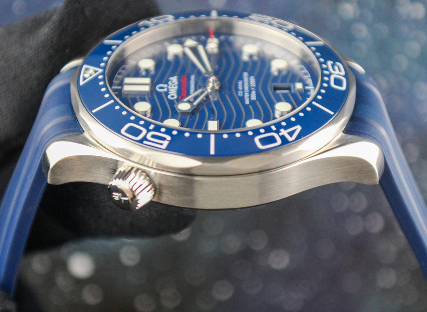 OMEGA Seamaster Diver 300M 210.32.42.20.03.001 Blue Box & Papers Rubber & Tang buckle