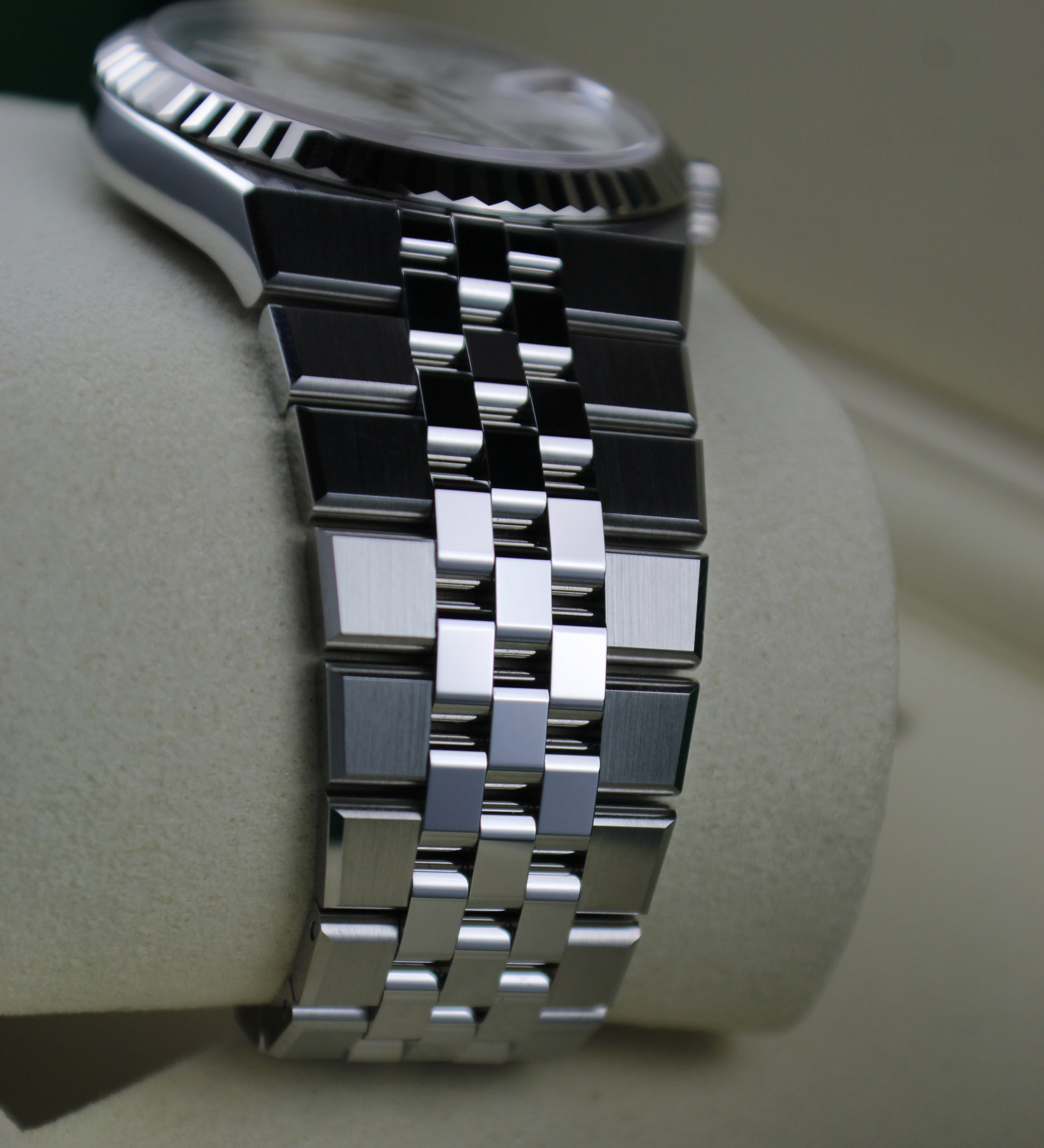 Rolex Land-Dweller 127234 JUNE 2026 Steel Honeycomb White Dial 36mm Complete Set