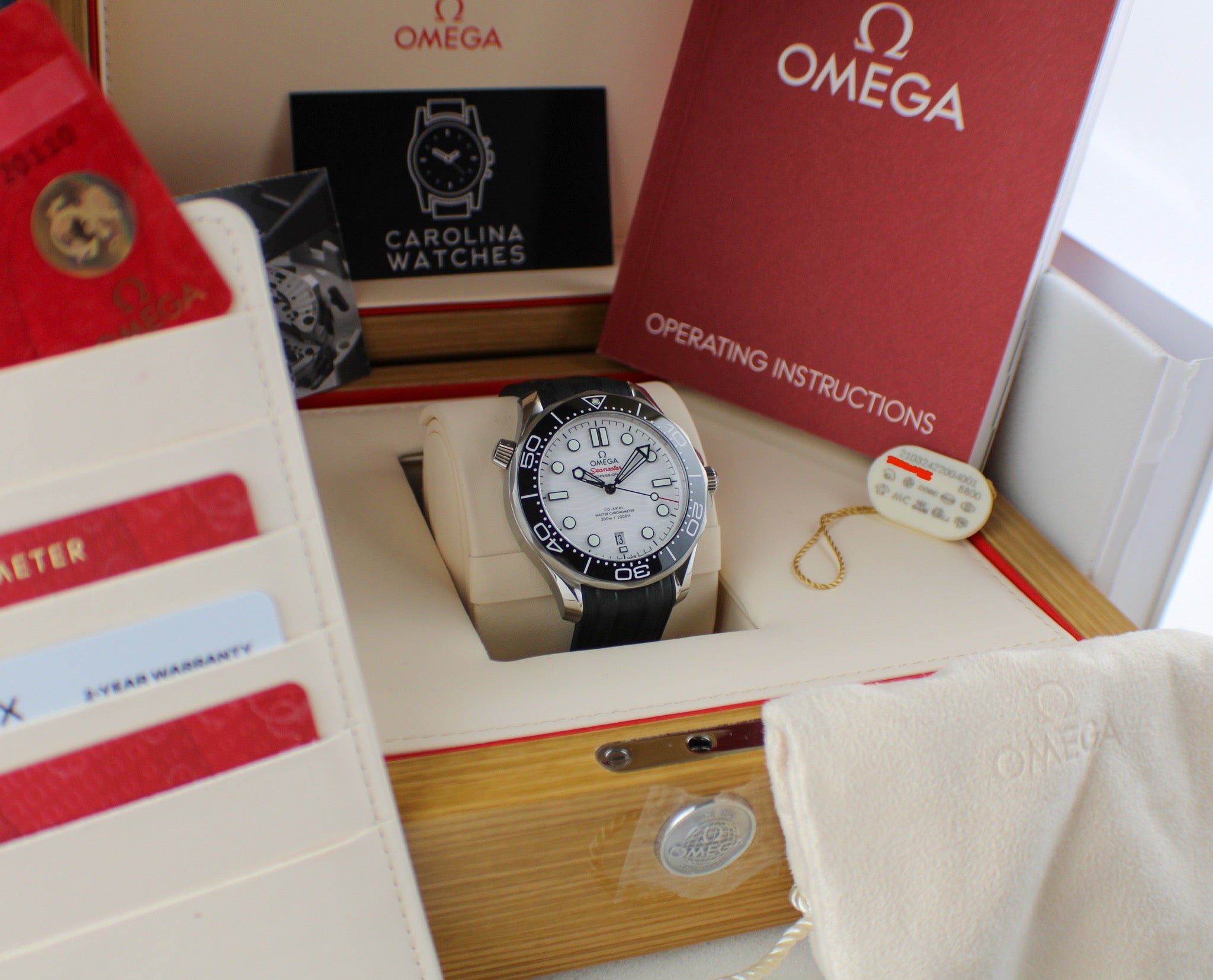 OMEGA Seamaster Diver 300M 210.32.42.20.04.001 White Dial OEM Rubber Strap